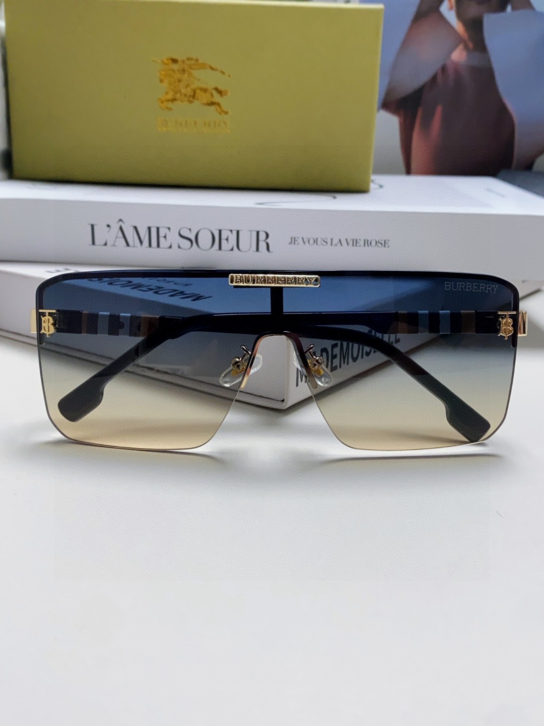  Burberry巴宝莉 2025新款流行个性欧美男太阳镜防紫外线外贸眼镜女莉防晒休闲情侣墨镜 TB新L