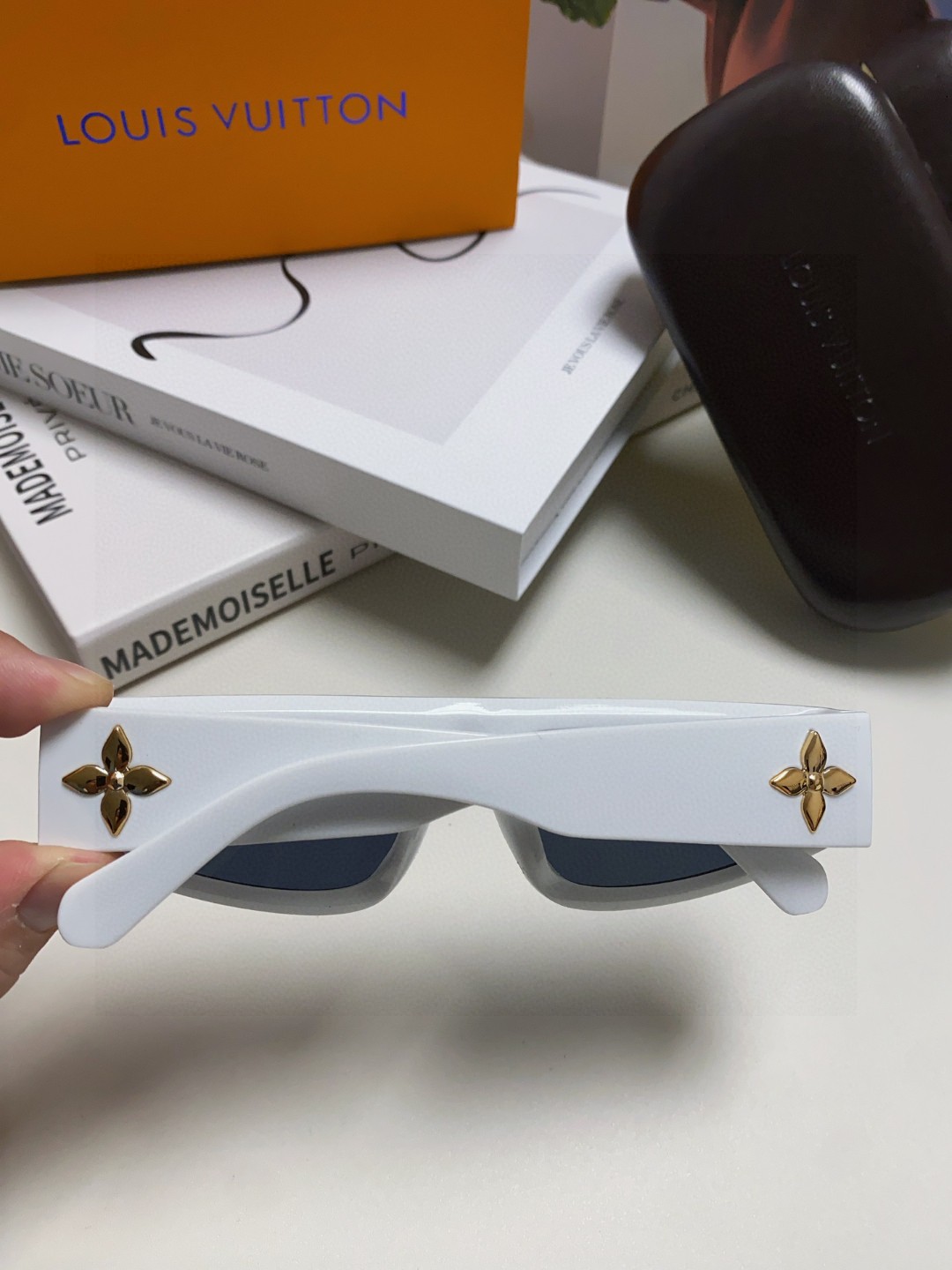  Lv路易威登 最新米兰走秀款 LOUIS VUITTON  顶级镀金💎四叶草🍀 男女通用猫眼 时尚上档