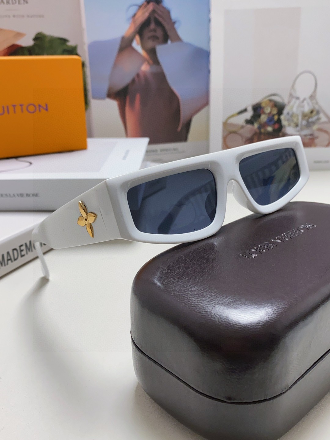  Lv路易威登 最新米兰走秀款 LOUIS VUITTON  顶级镀金💎四叶草🍀 男女通用猫眼 时尚上档