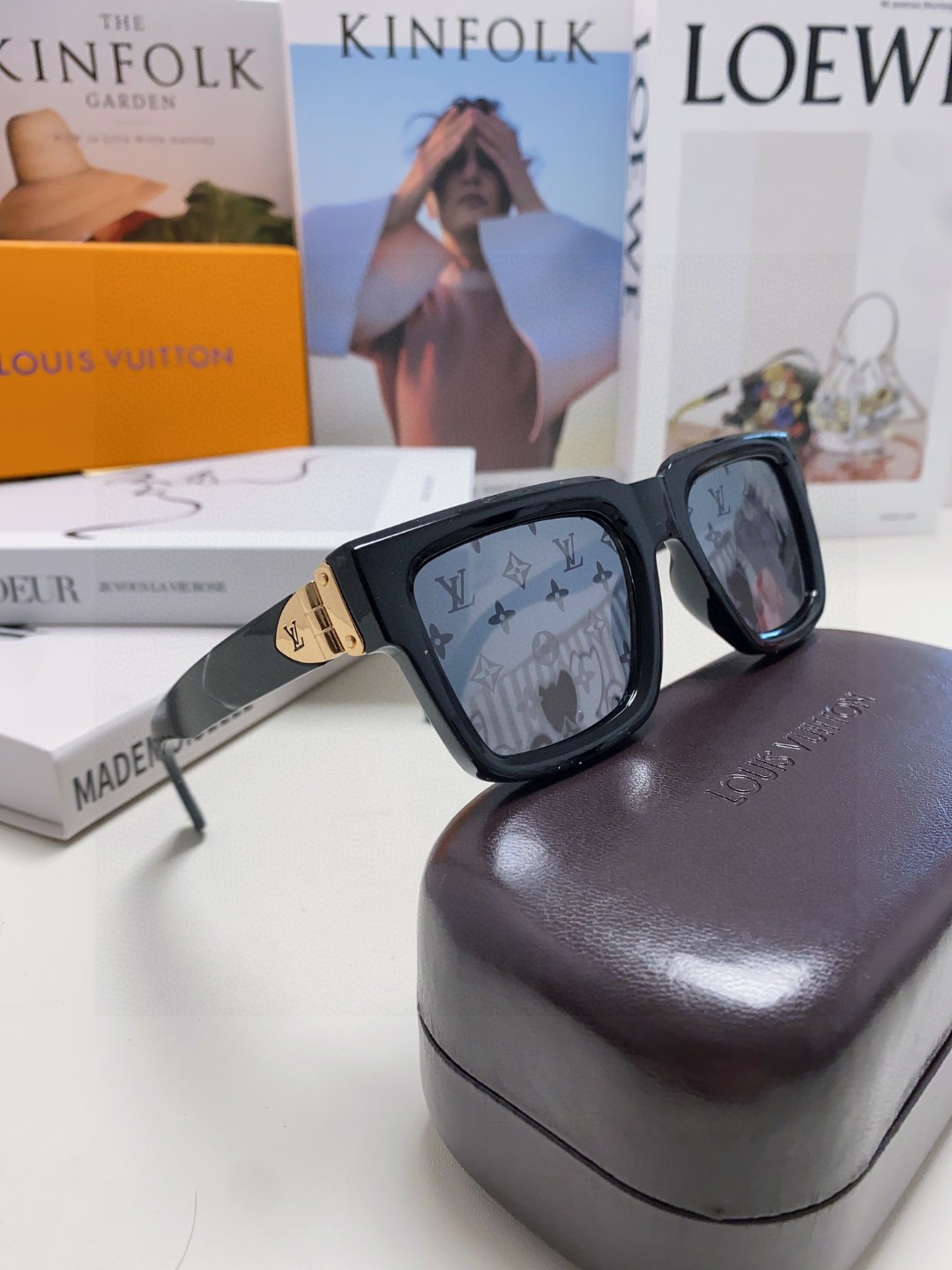  LV墨镜 墨镜🕶️好看上脸超大气显脸小，小满印不会有土气暴发户的感觉，男女都能带，很时髦 