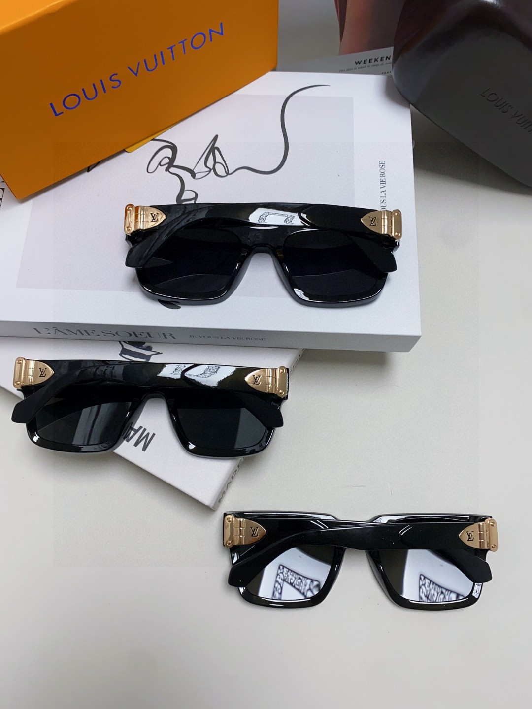  LV墨镜 墨镜🕶️好看上脸超大气显脸小，小满印不会有土气暴发户的感觉，男女都能带，很时髦 