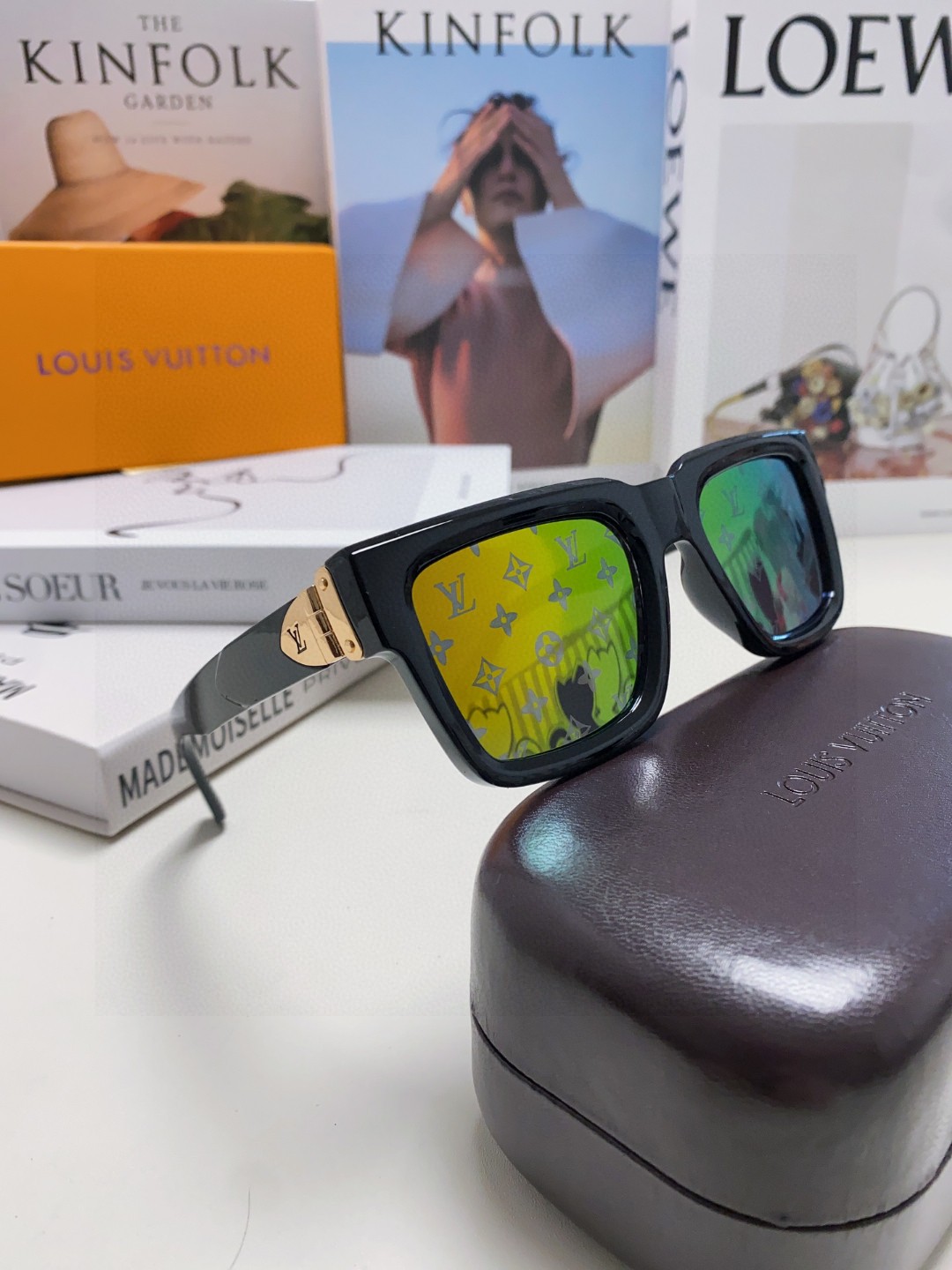  LV墨镜 墨镜🕶️好看上脸超大气显脸小，小满印不会有土气暴发户的感觉，男女都能带，很时髦 