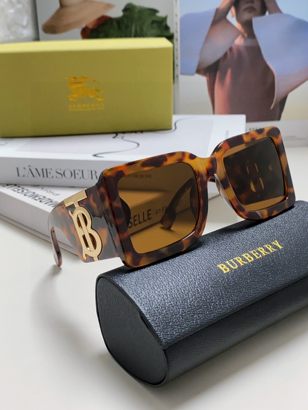  Burberry巴宝莉 墨镜女25年新款BE4406U大框B字母logo潮流太阳眼镜