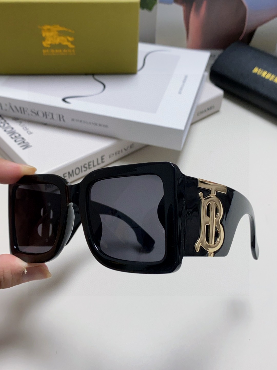  Burberry巴宝莉 墨镜女25年新款BE4406U大框B字母logo潮流太阳眼镜