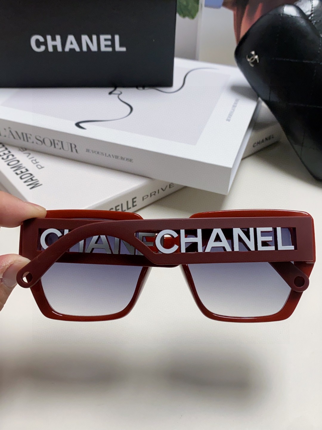  Chanel香奈儿 2025新款英文字母方框太阳镜女韩版潮流百搭墨镜网红街拍简约眼镜 