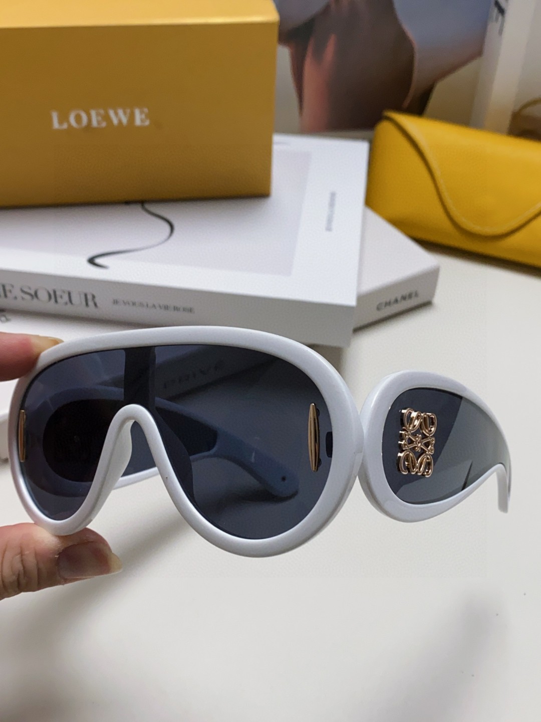  Loewe罗意威 新款太阳镜多巴胺配色🩷🌈25新款罗伊家面包充气飞行员太阳镜小红书网红同款墨镜
