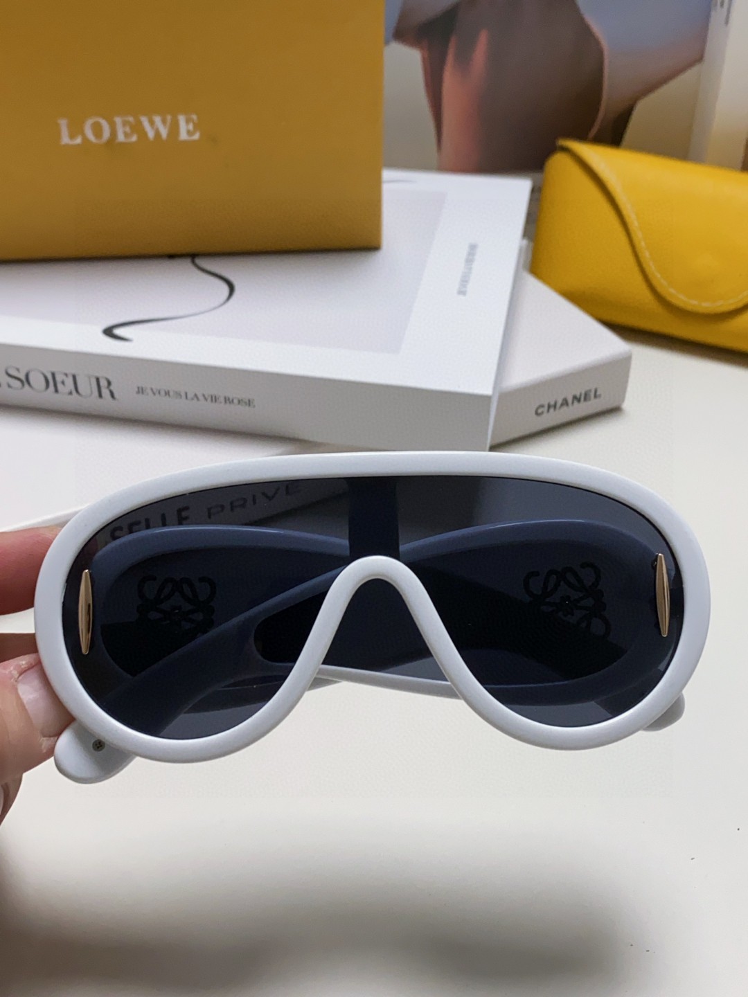  Loewe罗意威 新款太阳镜多巴胺配色🩷🌈25新款罗伊家面包充气飞行员太阳镜小红书网红同款墨镜