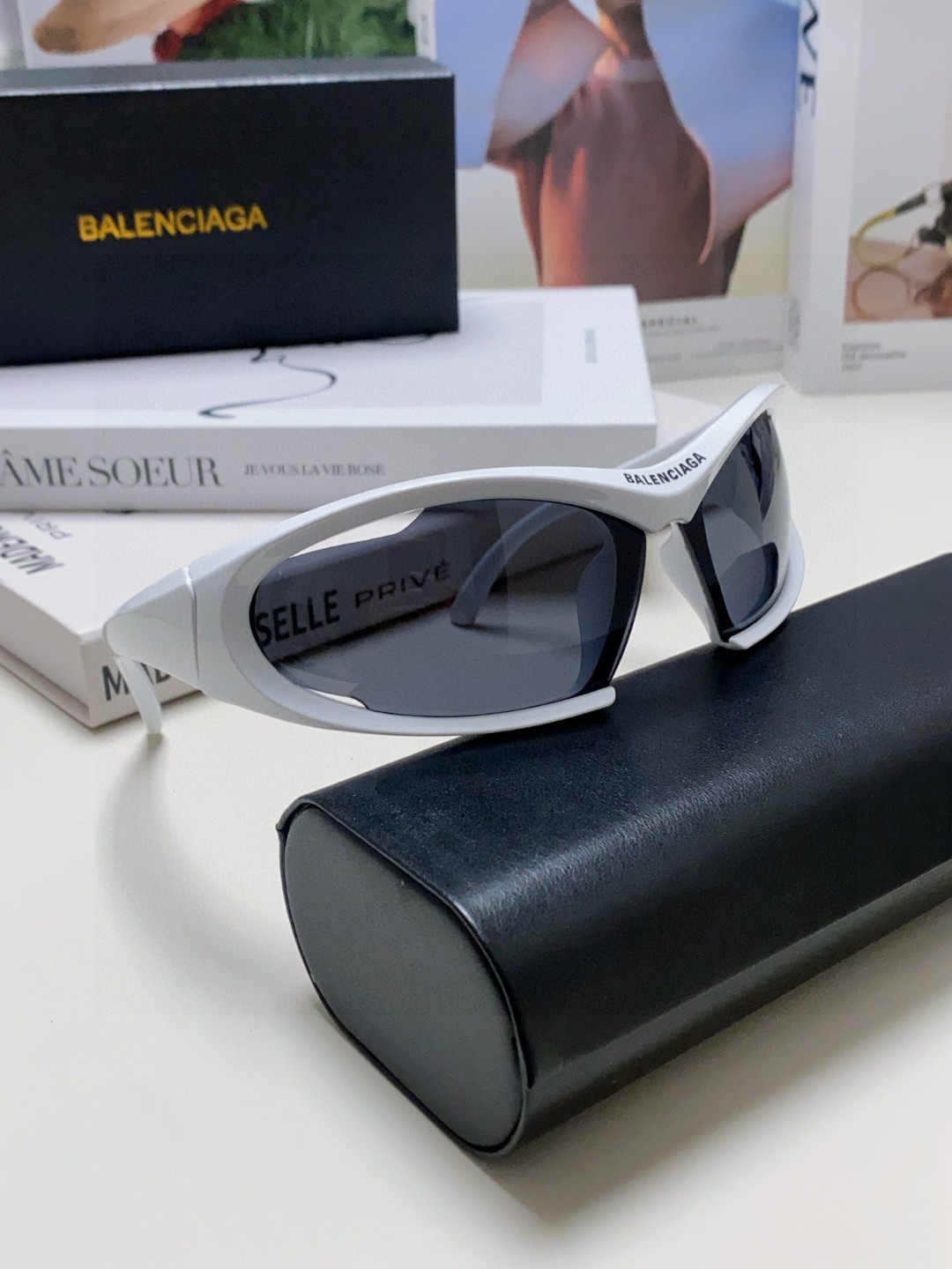  BALENCIAGA巴黎世家 DYNAMORECTANGLE时尚太阳镜 2025新款优雅前卫 时尚复古
