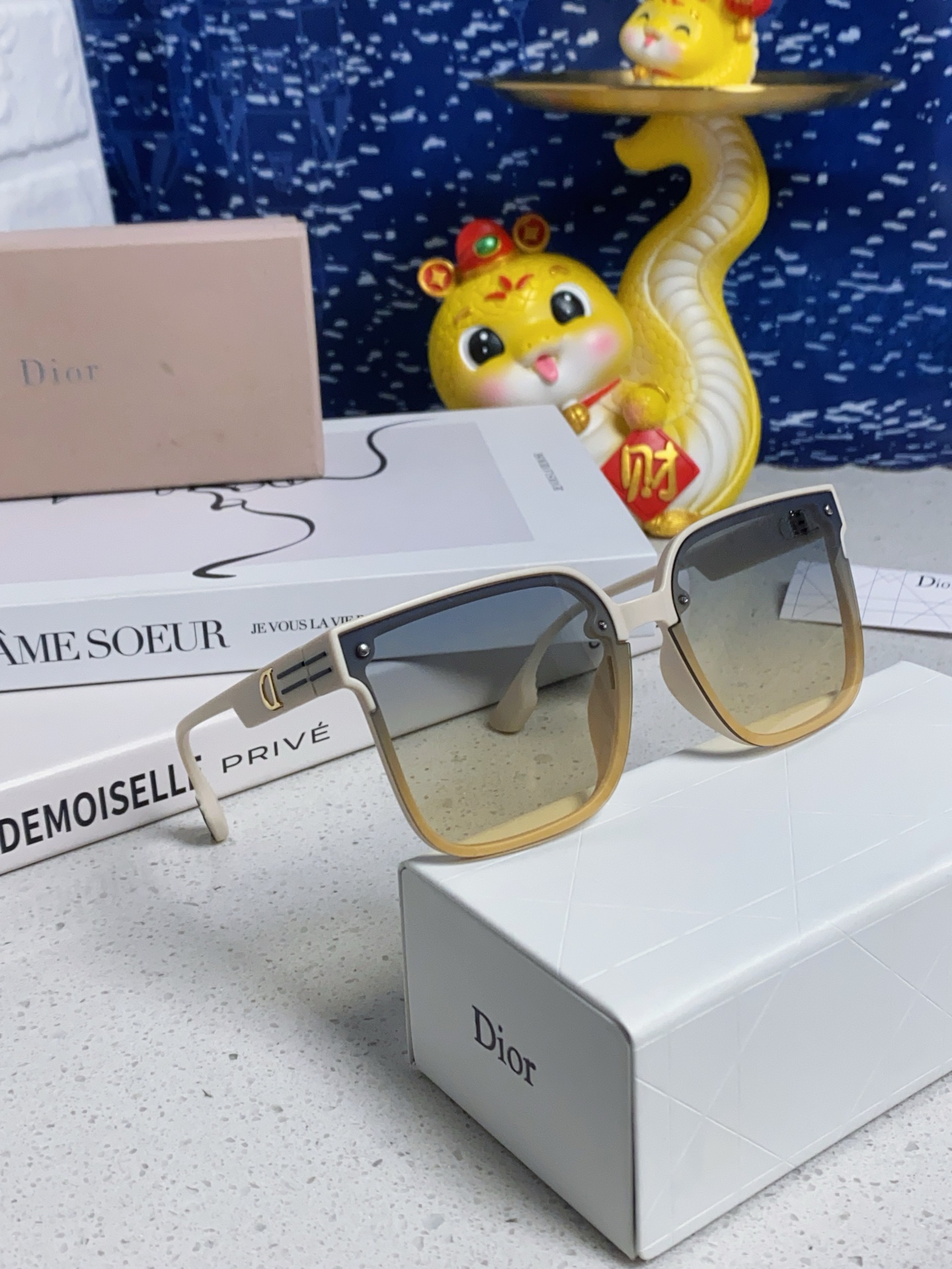  Dior迪奥 2025新款墨镜女潮高级感方形大框韩版网红眼镜圆脸显瘦防紫外线太阳镜女款