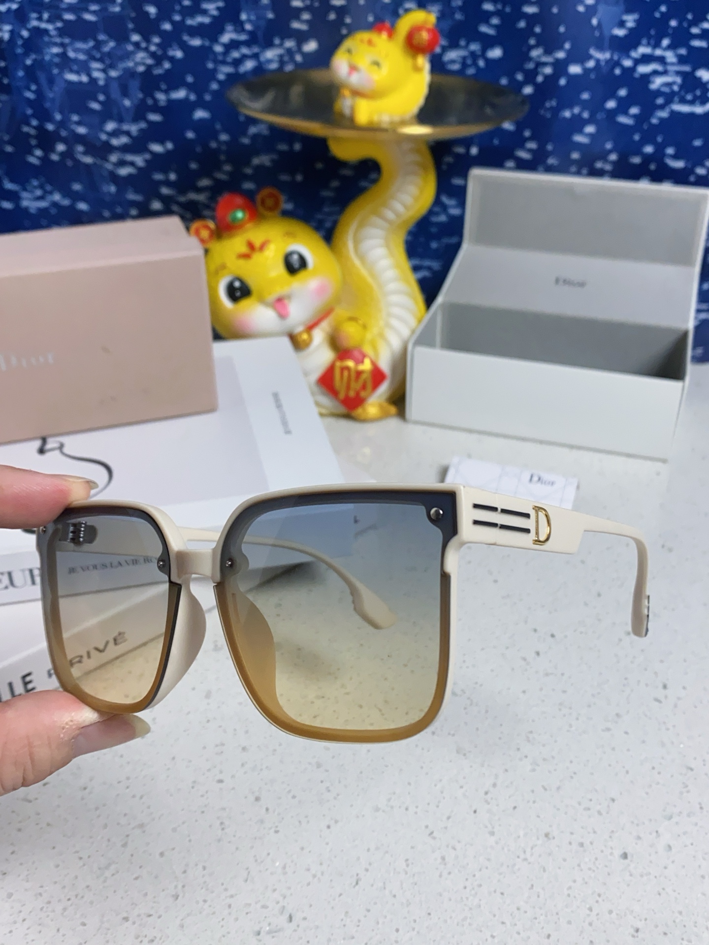  Dior迪奥 2025新款墨镜女潮高级感方形大框韩版网红眼镜圆脸显瘦防紫外线太阳镜女款