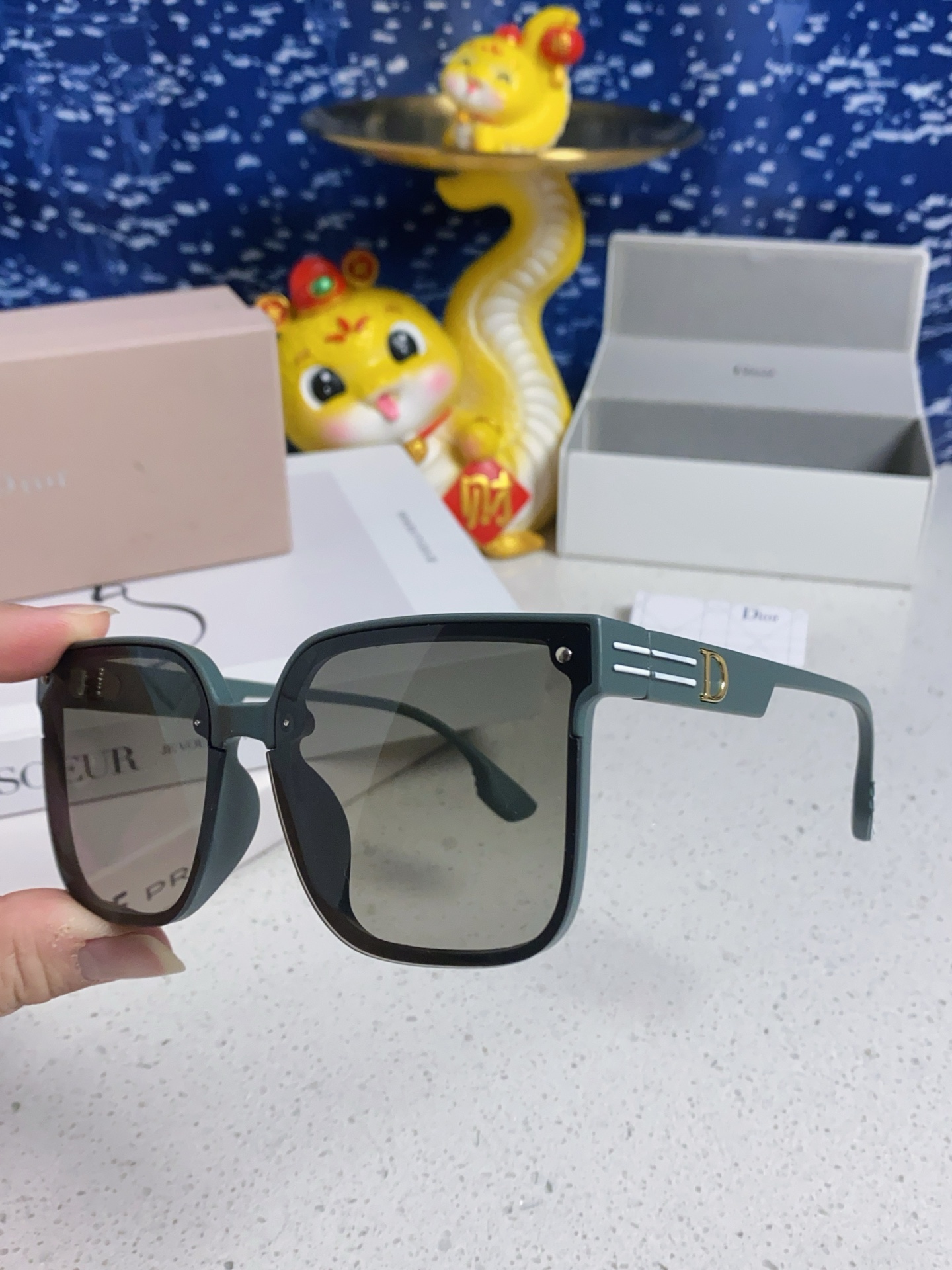  Dior迪奥 2025新款墨镜女潮高级感方形大框韩版网红眼镜圆脸显瘦防紫外线太阳镜女款