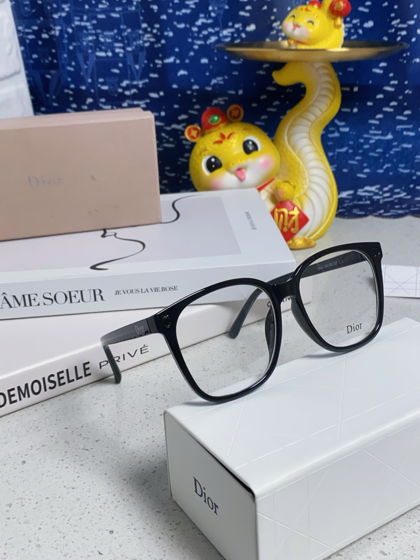  Dior迪奥 2025新款 素颜黑框眼镜女ins韩版D字显脸小灰色防蓝光平光镜变色近视眼镜男女通用