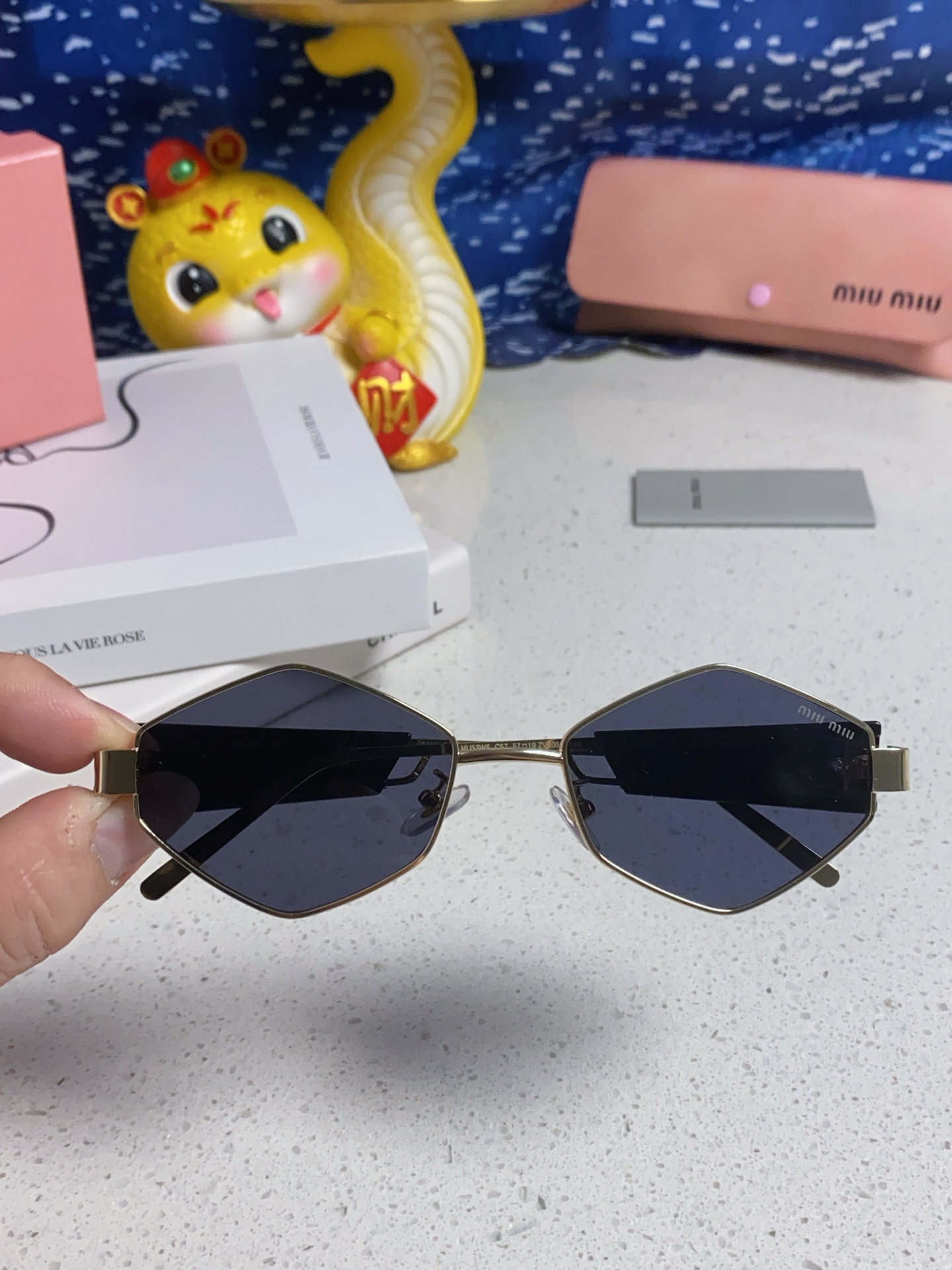 MiuMiu缪缪 2025新款墨镜女美式复古小框金属高级感街拍个性防晒防紫外线太阳眼镜女款