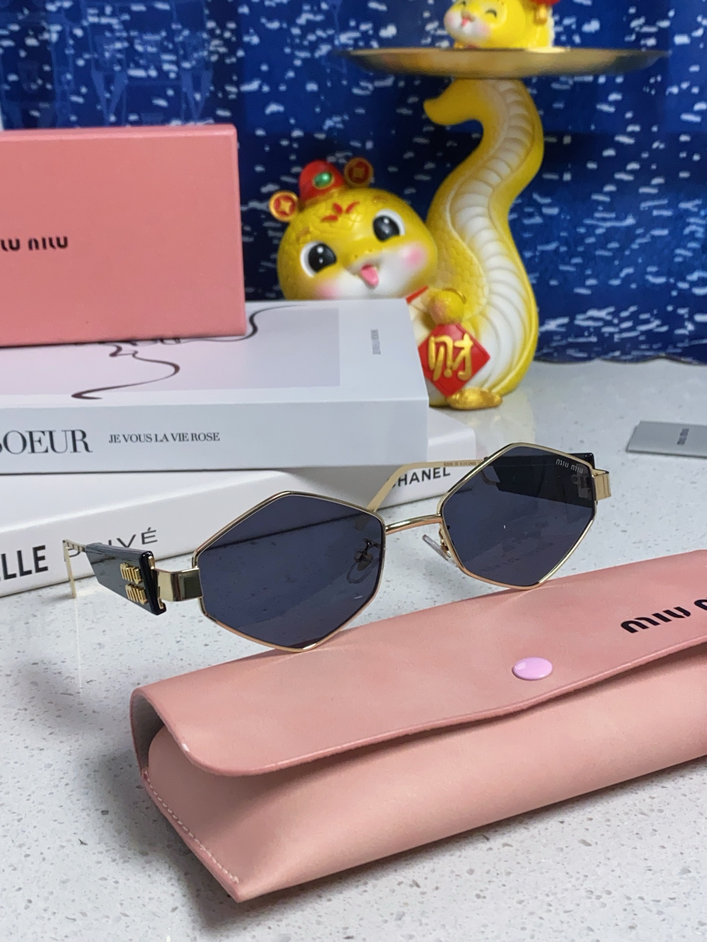  MiuMiu缪缪 2025新款墨镜女美式复古小框金属高级感街拍个性防晒防紫外线太阳眼镜女款