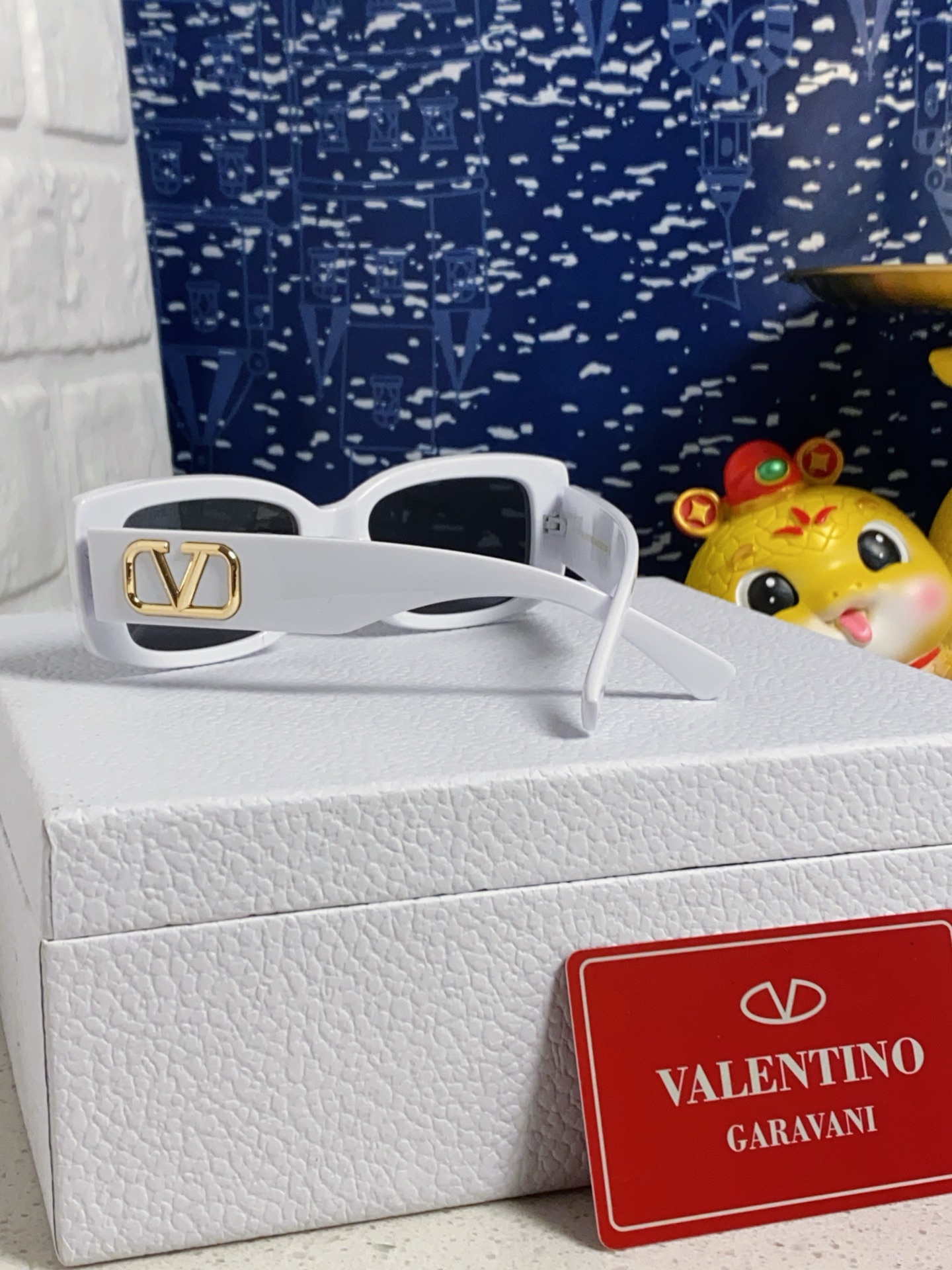   Valentino华伦天奴 韩版方形遮阳情侣款男女高级感ins墨镜潮大框圆脸显脸小太阳眼镜 简单不失