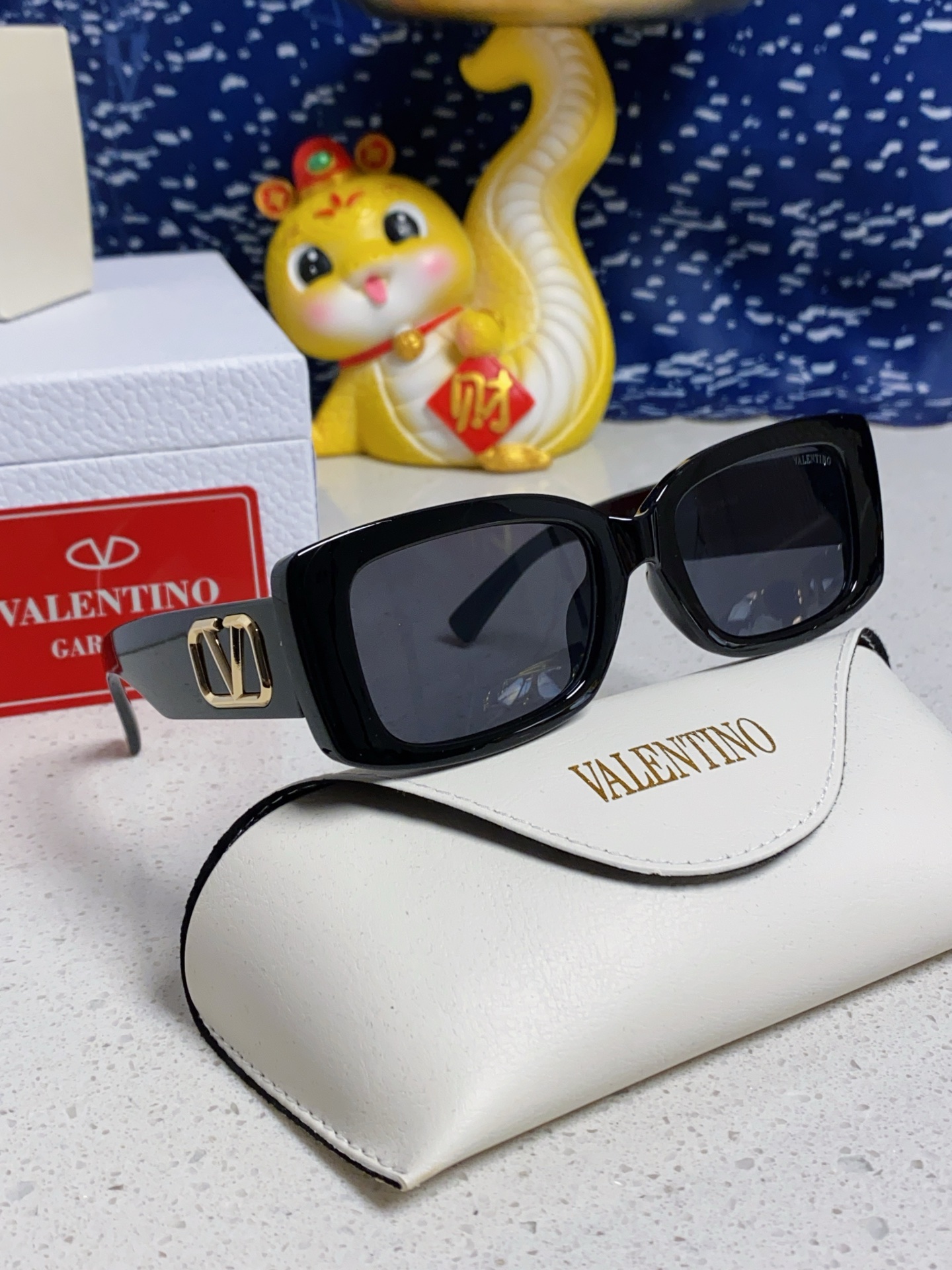   Valentino华伦天奴 韩版方形遮阳情侣款男女高级感ins墨镜潮大框圆脸显脸小太阳眼镜 简单不失