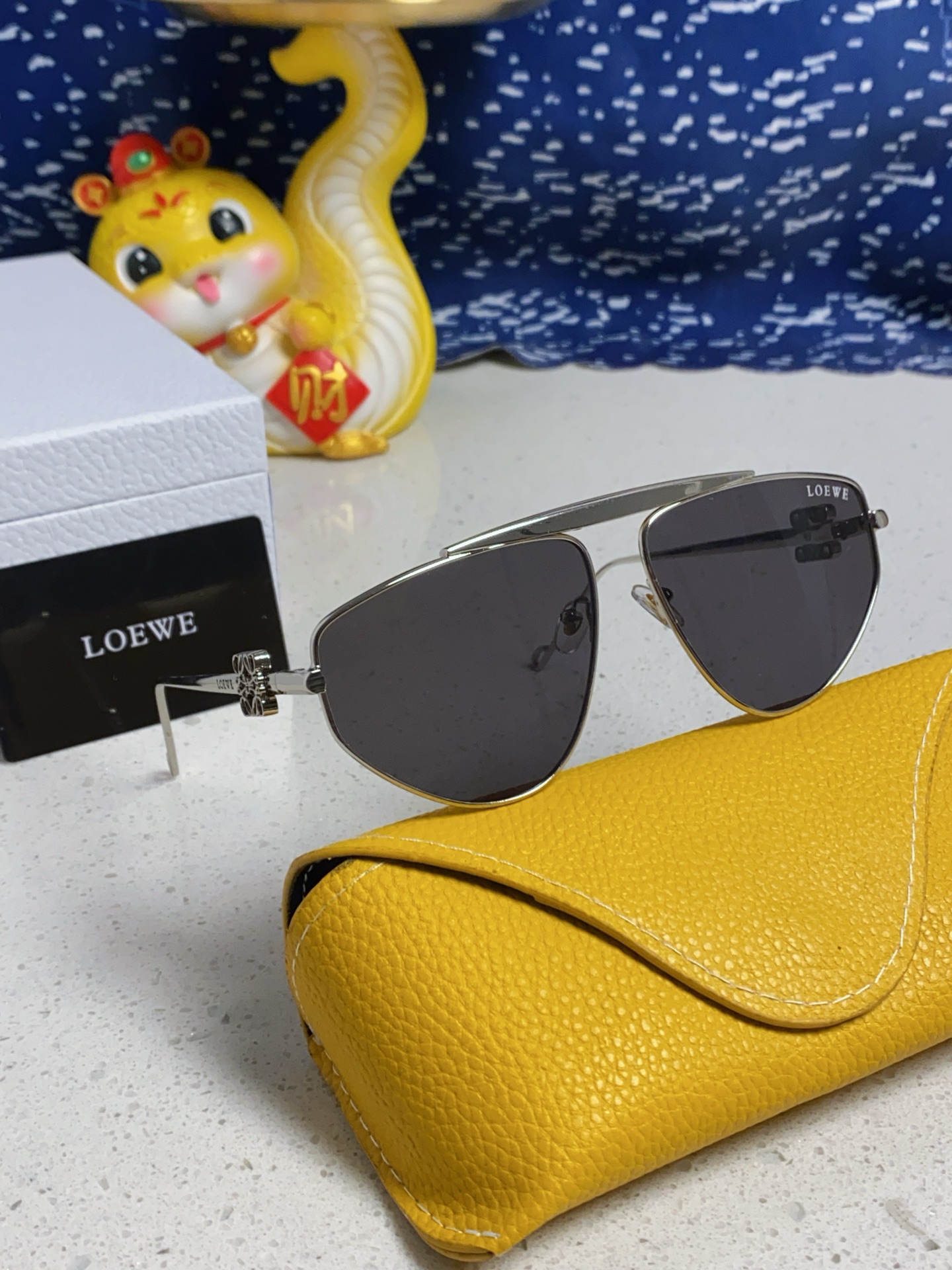  Loewe罗意威 2025新款复古大框单梁蛤蟆镜女高级感朋克风嘻哈蹦迪墨镜圆脸太阳眼镜 欧美网红男女大