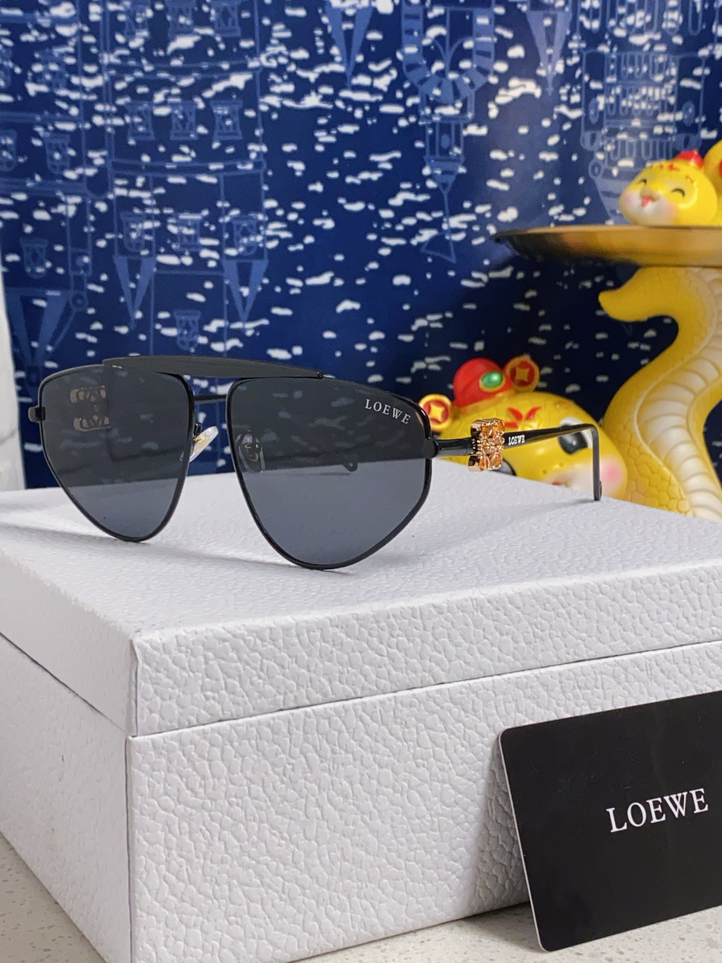  Loewe罗意威 2025新款复古大框单梁蛤蟆镜女高级感朋克风嘻哈蹦迪墨镜圆脸太阳眼镜 欧美网红男女大