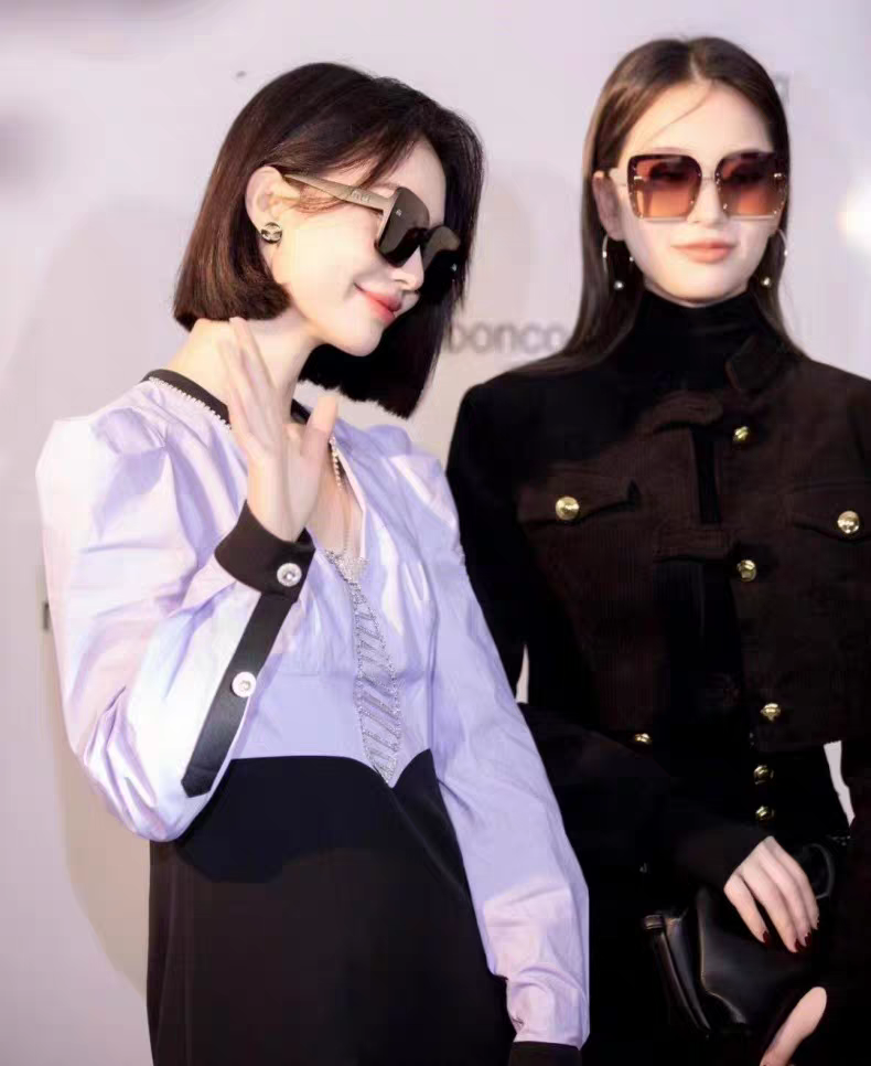  Miumiu缪缪 2025新款偏光墨镜时尚太阳镜方框显瘦女士网红直播爆款街拍眼镜潮