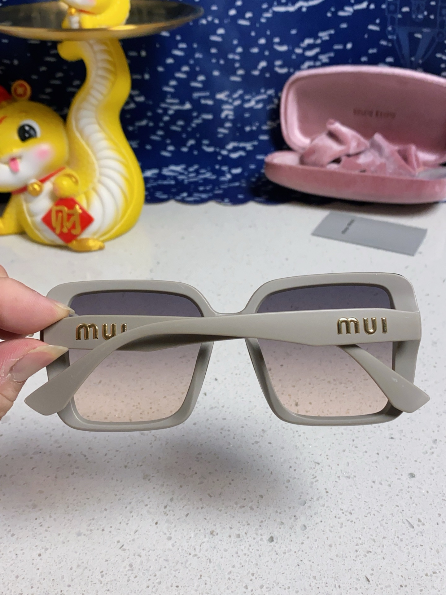  Miumiu缪缪 2025新款偏光墨镜时尚太阳镜方框显瘦女士网红直播爆款街拍眼镜潮