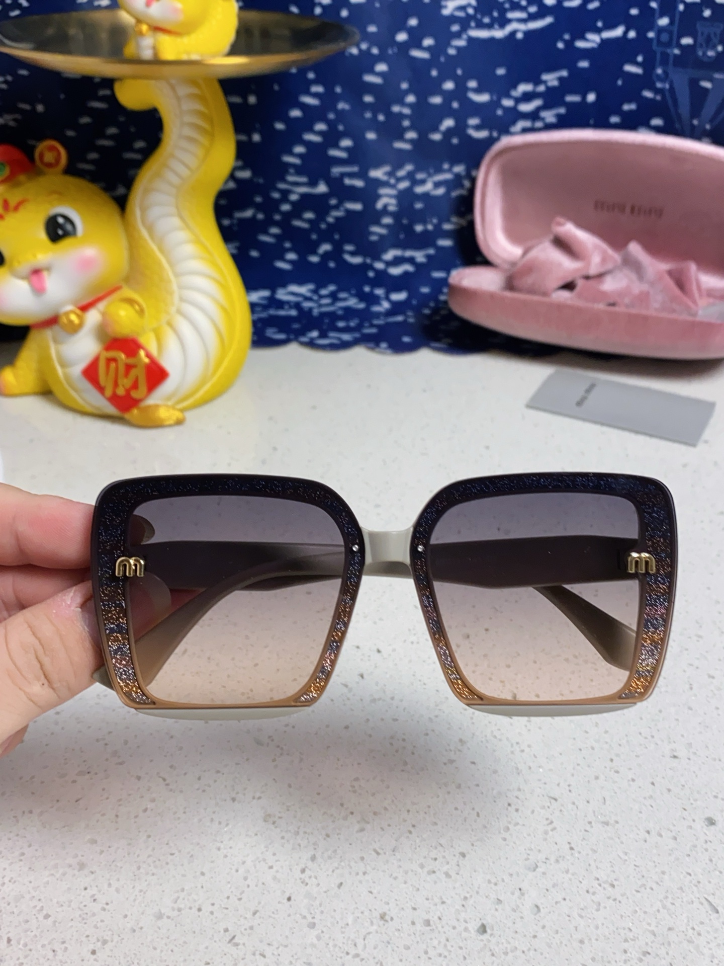  Miumiu缪缪 2025新款偏光墨镜时尚太阳镜方框显瘦女士网红直播爆款街拍眼镜潮