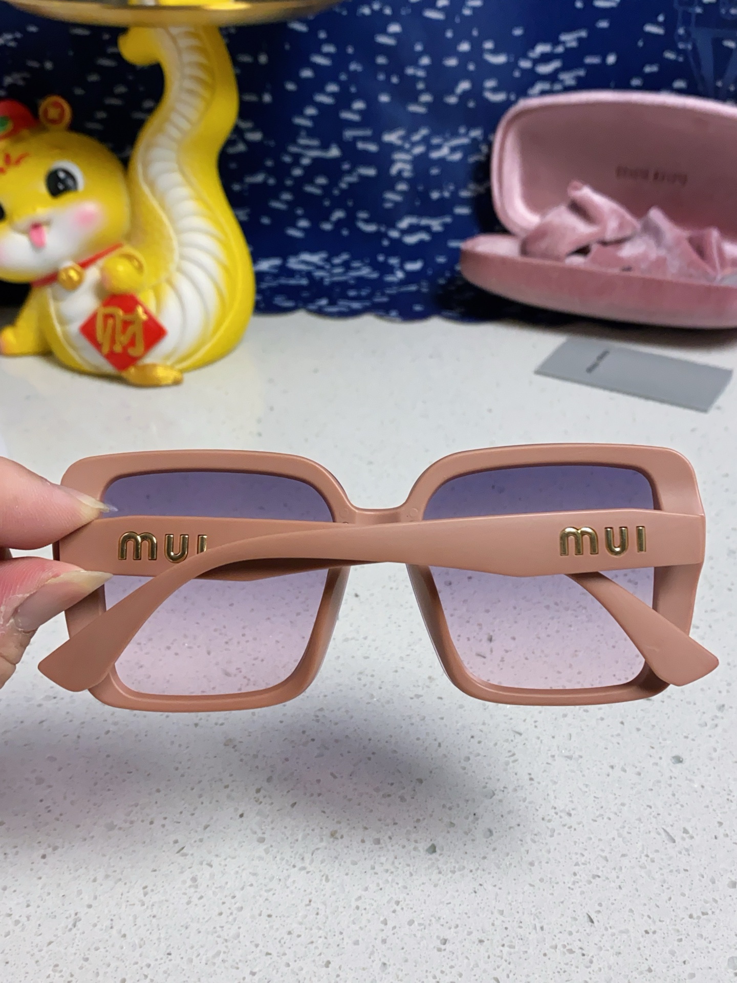  Miumiu缪缪 2025新款偏光墨镜时尚太阳镜方框显瘦女士网红直播爆款街拍眼镜潮