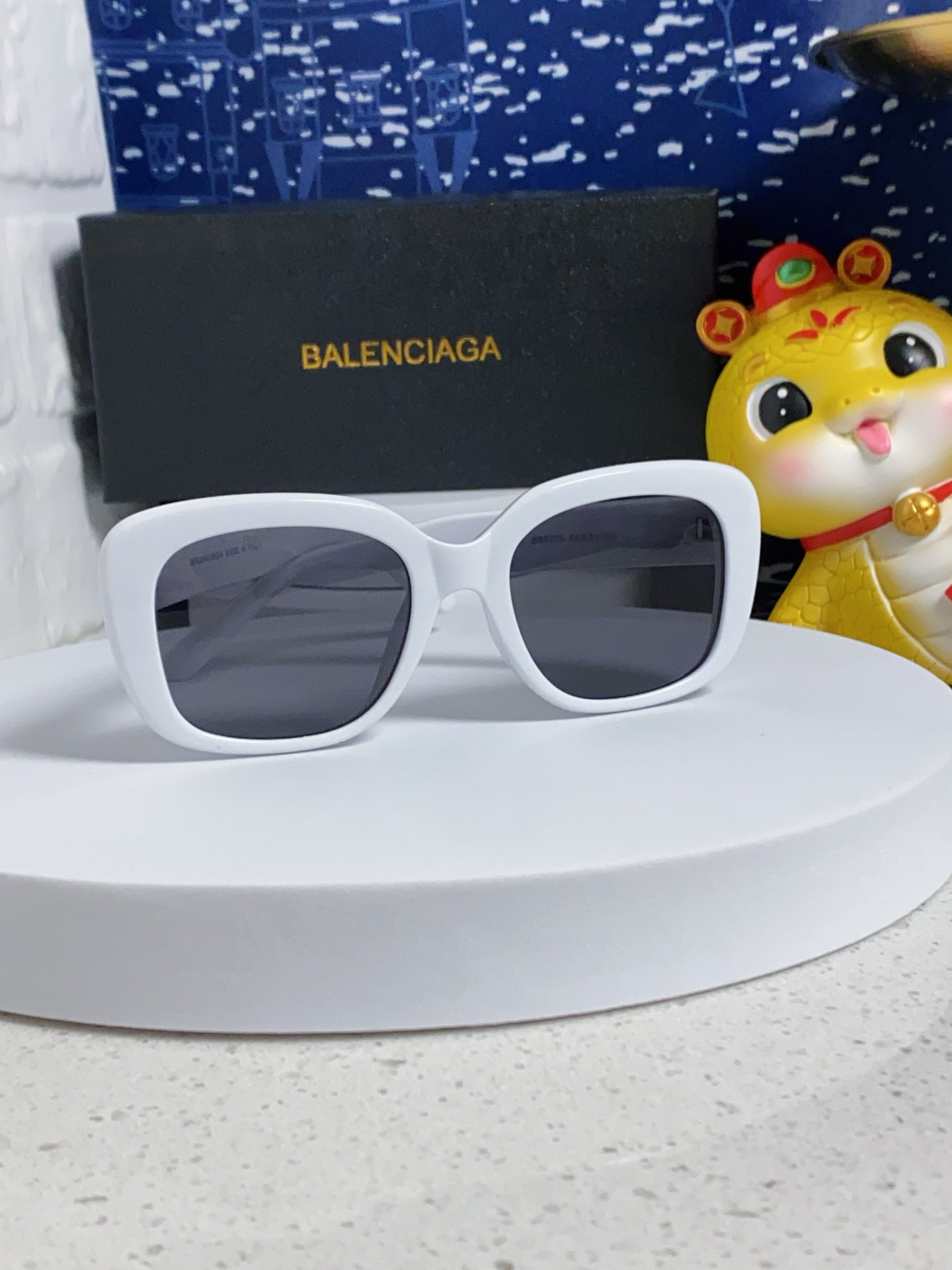  Balenciaga巴黎世家 2025新款蝶形墨镜女时尚潮流方框复古板材太阳眼镜男BB0295