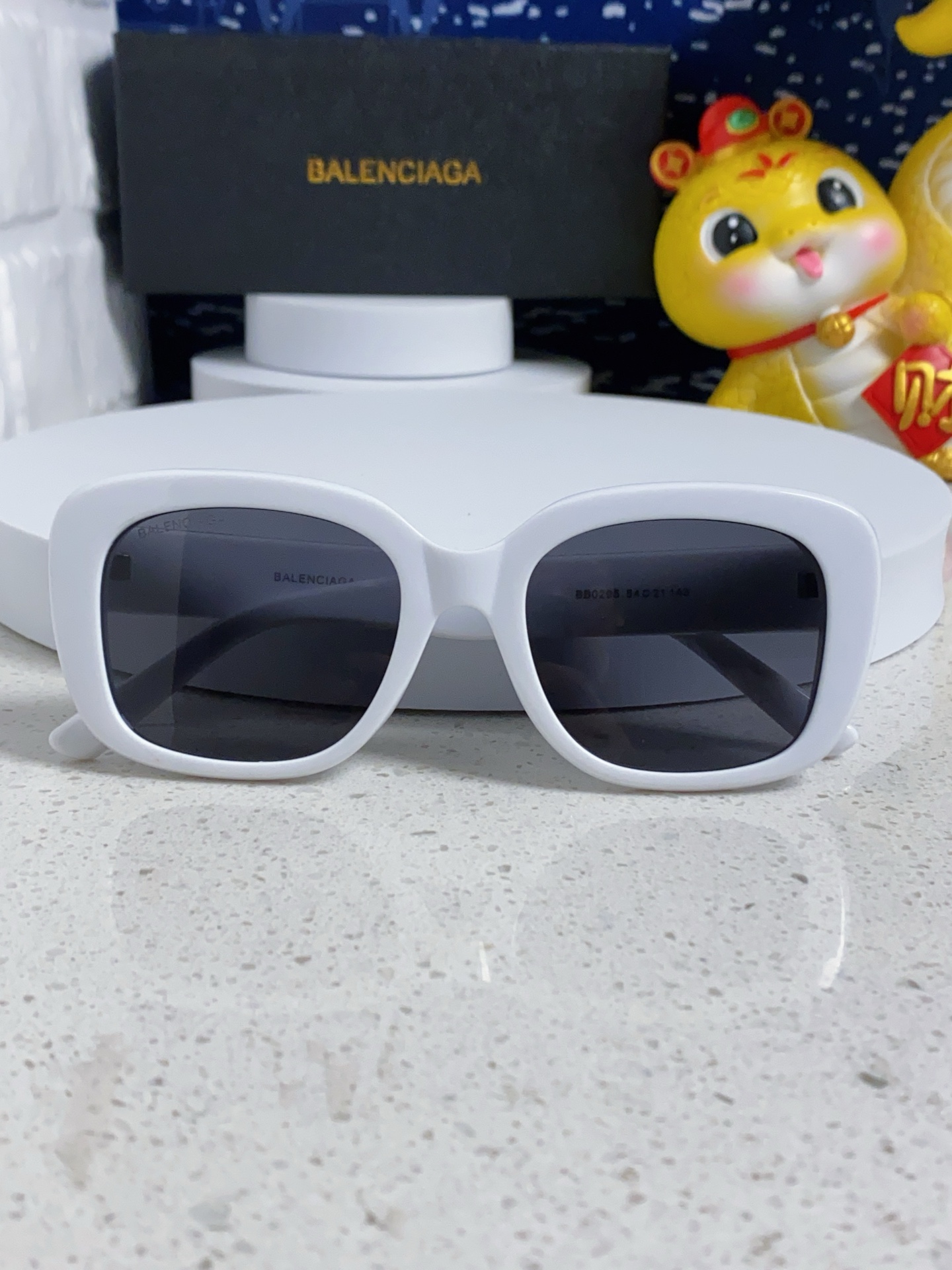  Balenciaga巴黎世家 2025新款蝶形墨镜女时尚潮流方框复古板材太阳眼镜男BB0295