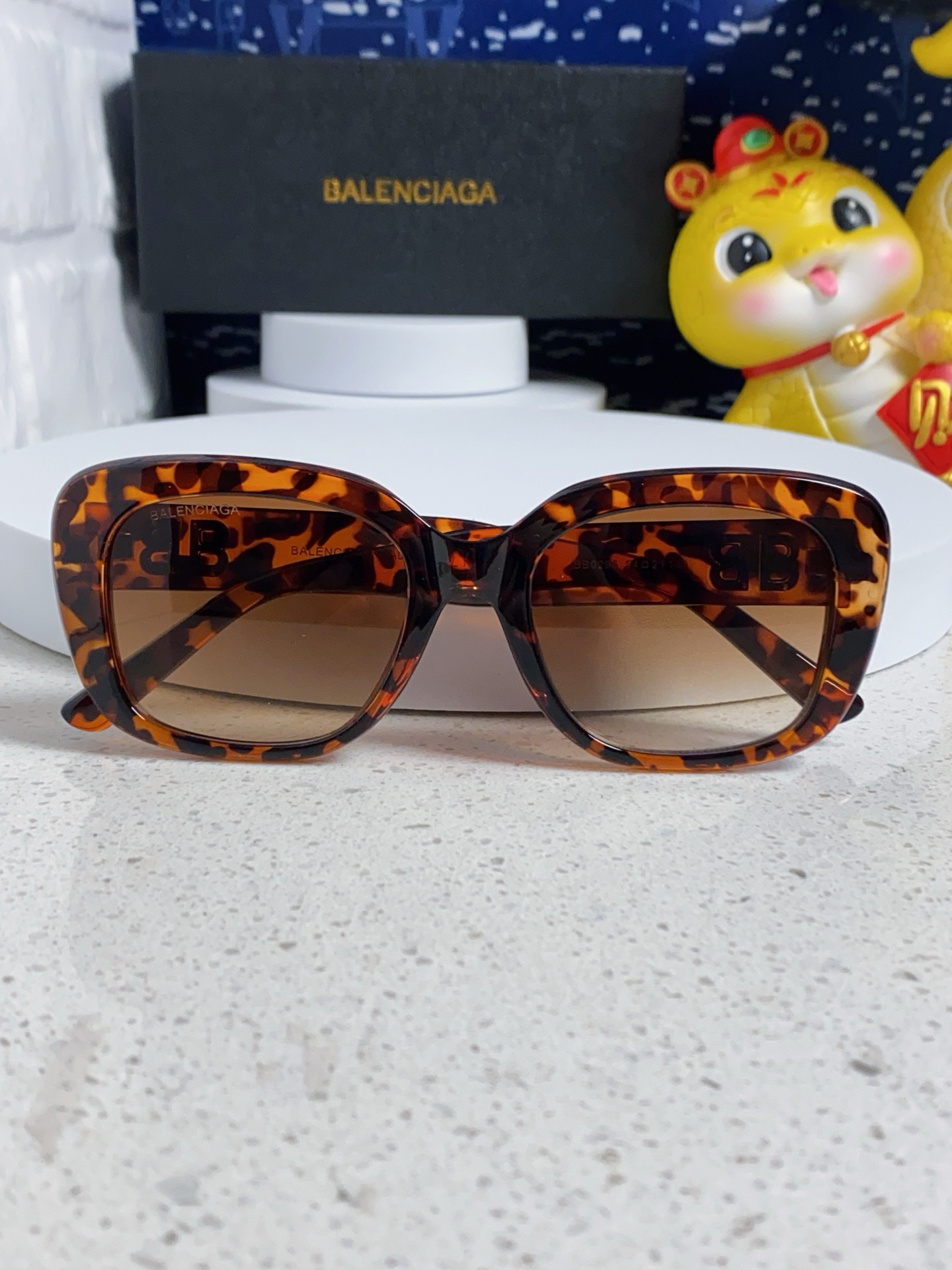  Balenciaga巴黎世家 2025新款蝶形墨镜女时尚潮流方框复古板材太阳眼镜男BB0295