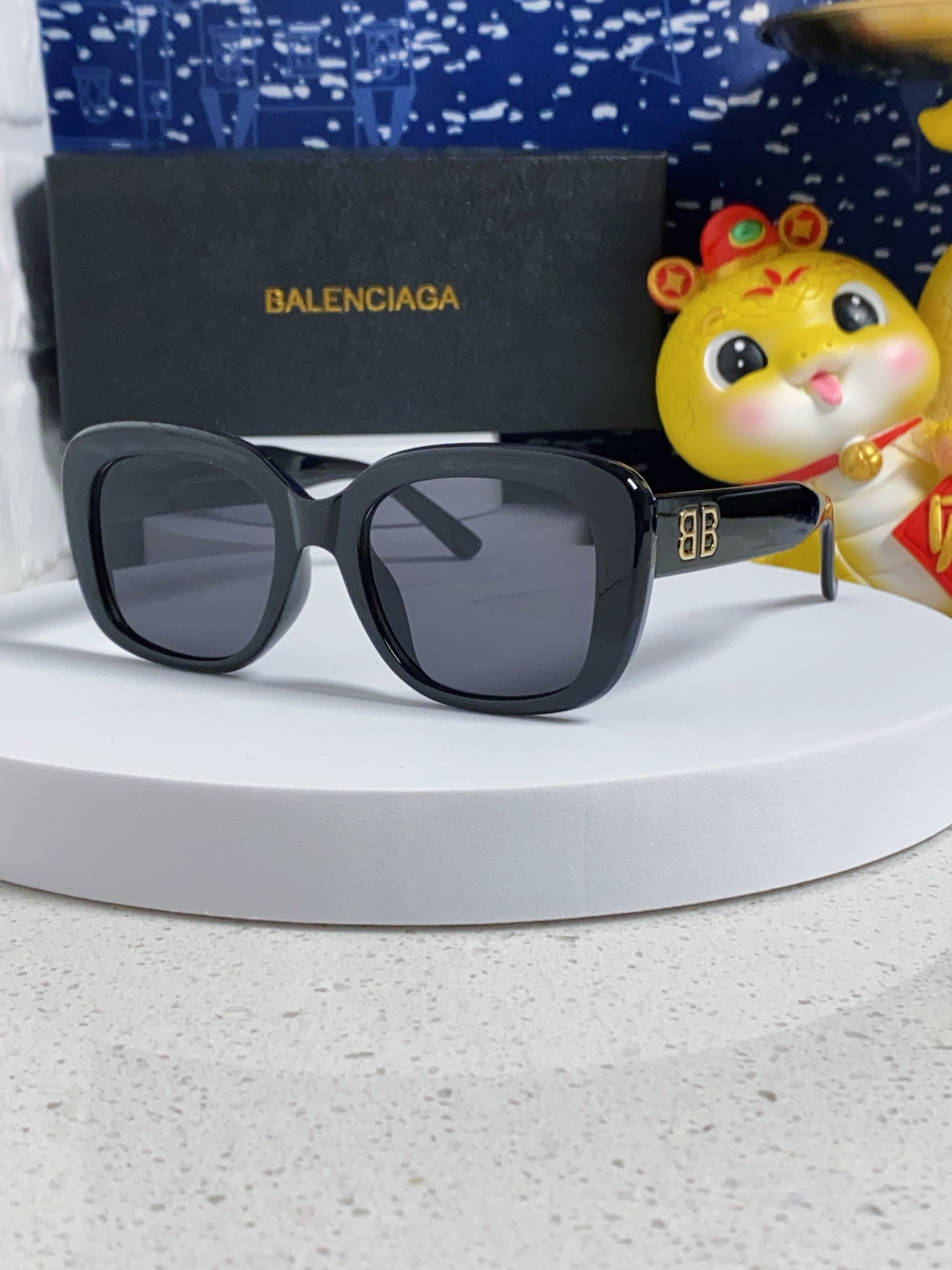  Balenciaga巴黎世家 2025新款蝶形墨镜女时尚潮流方框复古板材太阳眼镜男BB0295