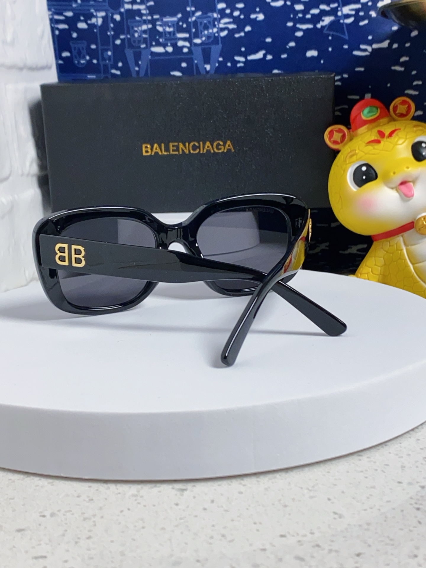  Balenciaga巴黎世家 2025新款蝶形墨镜女时尚潮流方框复古板材太阳眼镜男BB0295