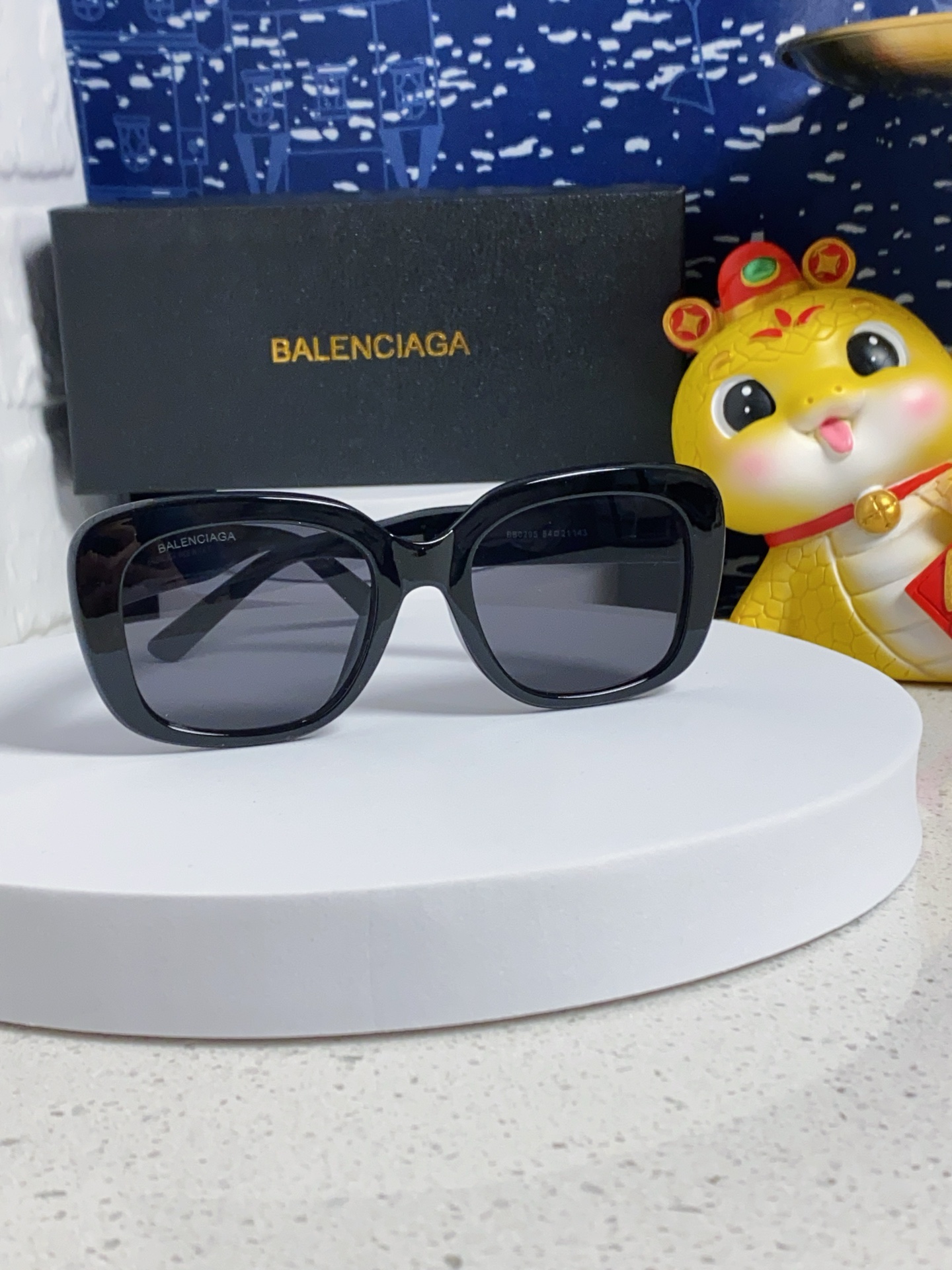  Balenciaga巴黎世家 2025新款蝶形墨镜女时尚潮流方框复古板材太阳眼镜男BB0295