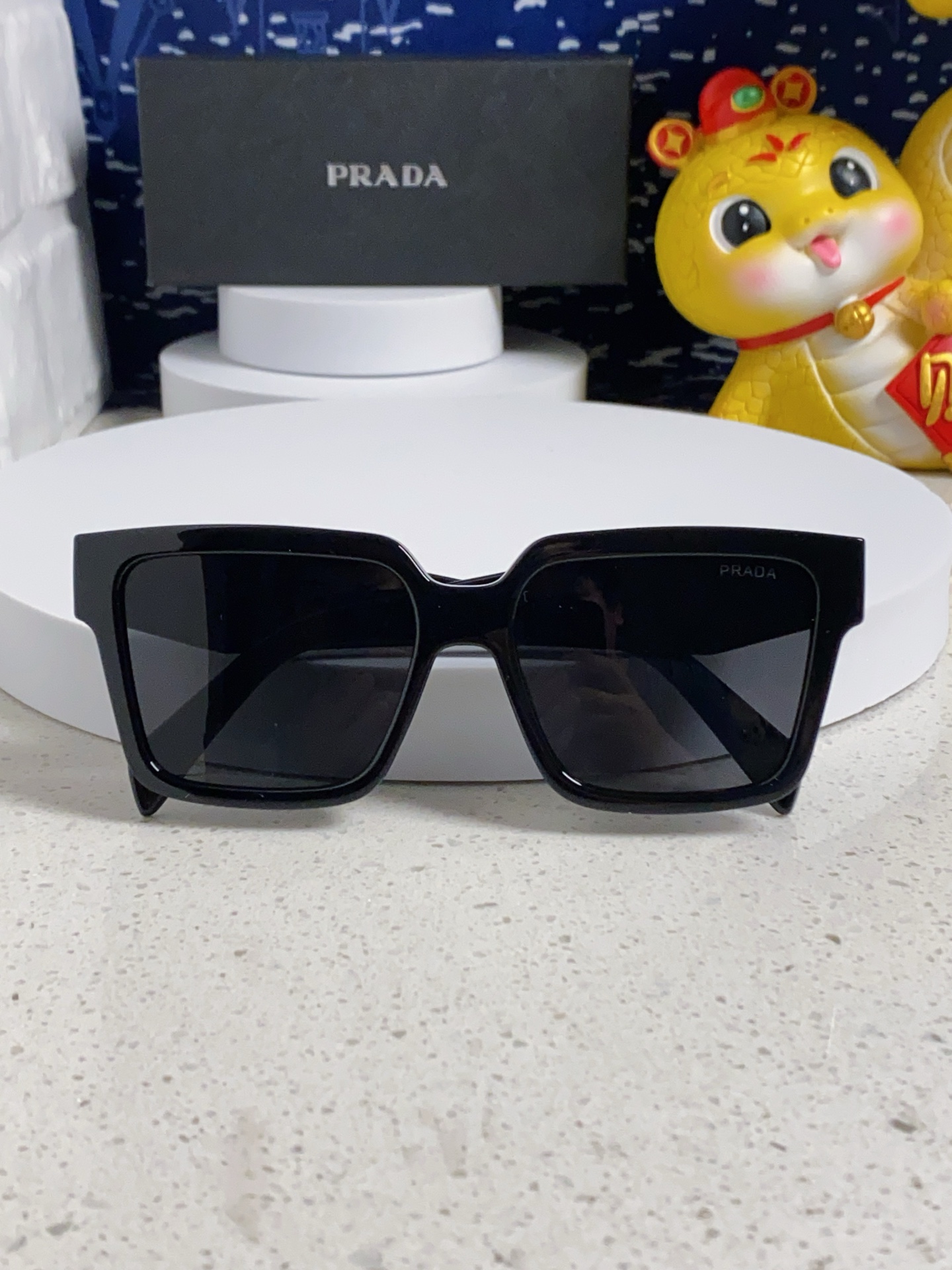  Prada普拉达 2025新款墨镜女款显脸小太阳镜高级感防紫外线防晒眼镜24ZSF 女士男士通用