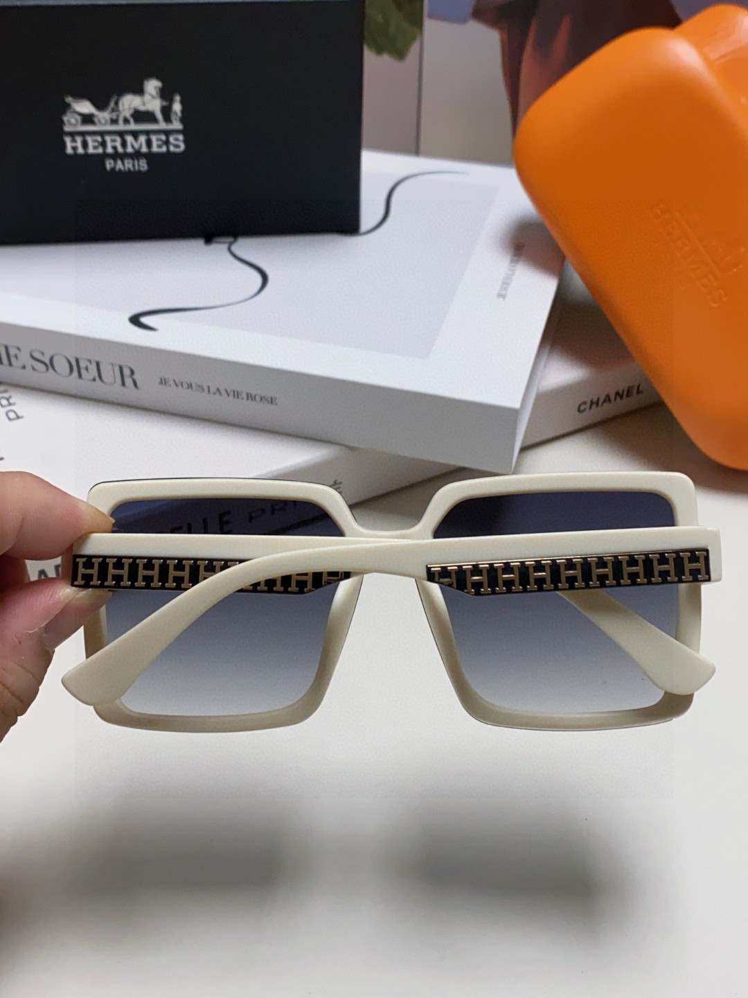  Hermes爱马仕 2025新款韩版方形女士太阳眼镜复古潮流简约墨镜偏光复古眼镜 男女通用