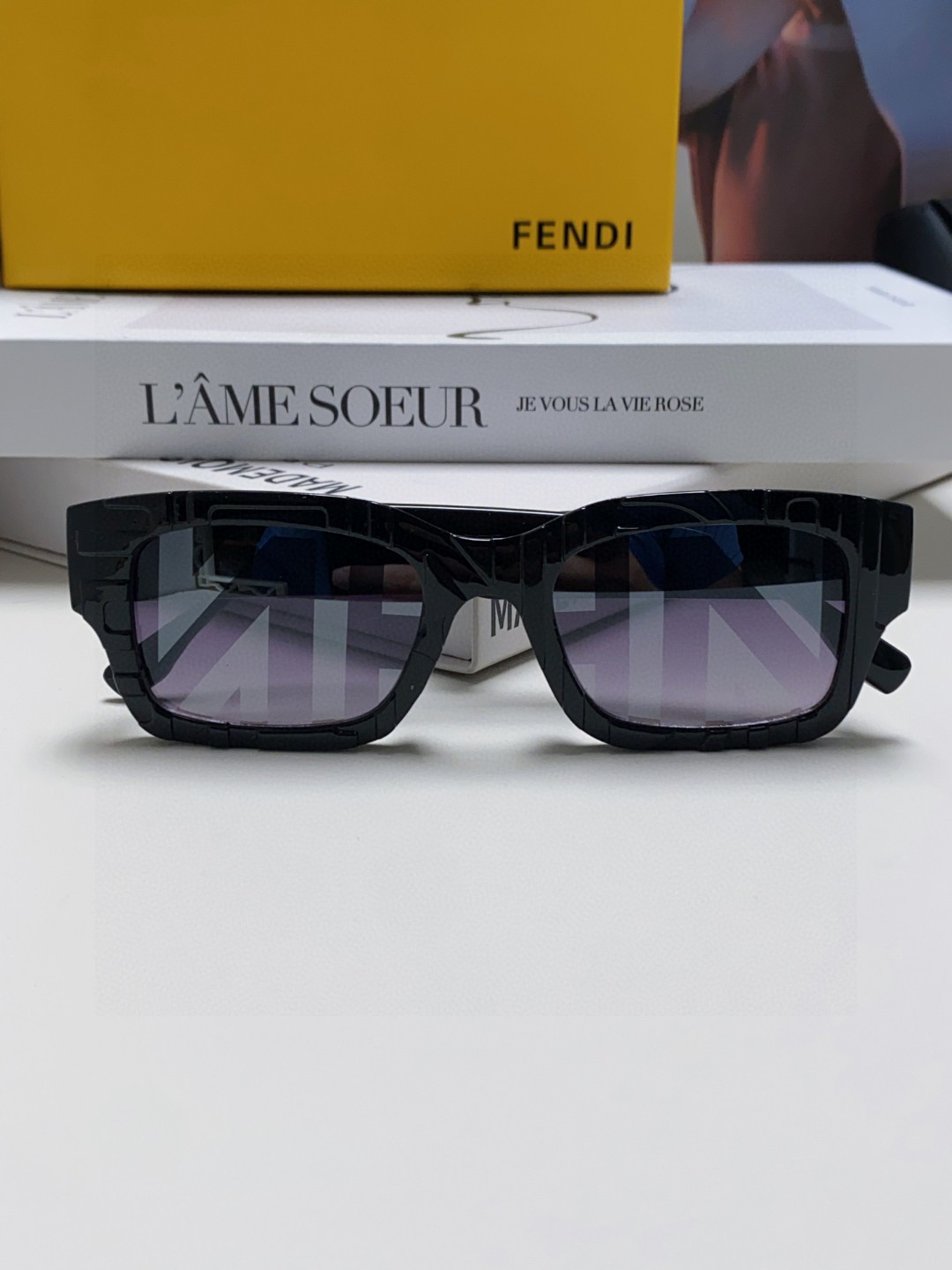  FENDI芬迪 2025新款方形太阳镜欧美个性嘻哈网红ins凹凸字母网红街拍墨镜