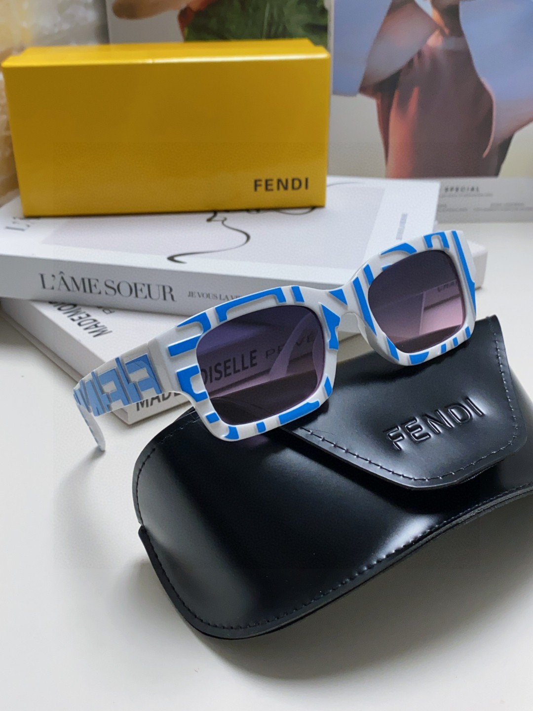  FENDI芬迪 2025新款方形太阳镜欧美个性嘻哈网红ins凹凸字母网红街拍墨镜