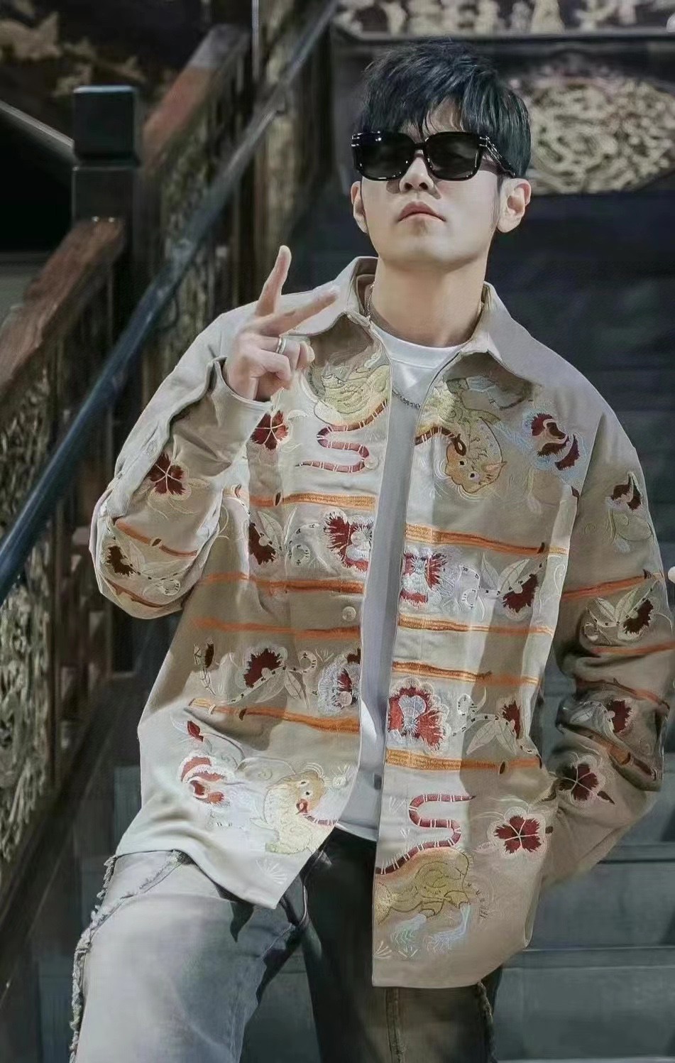  Dior迪奥 爆款💥齐色到货 官网模特走秀款‼️
 周杰伦 杨颖angelababy同款墨镜D家大方框