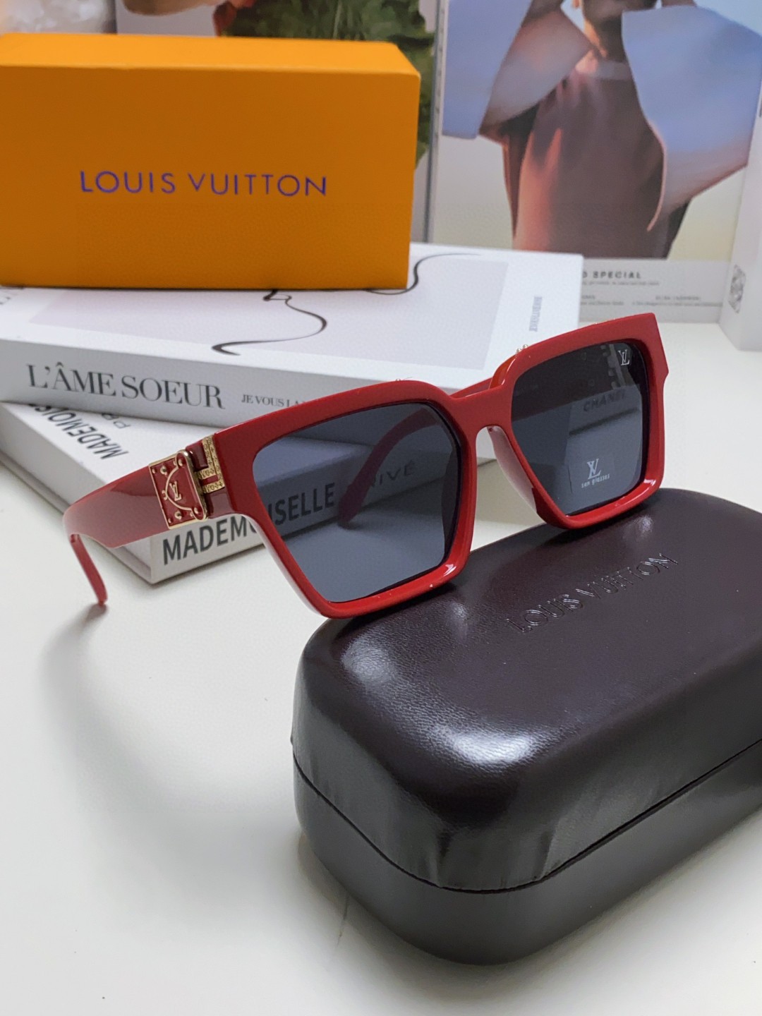  LOUIS VUITTON 路易威登 
原版一比一 秀场焦点 
Lv 名副其实的百万富翁