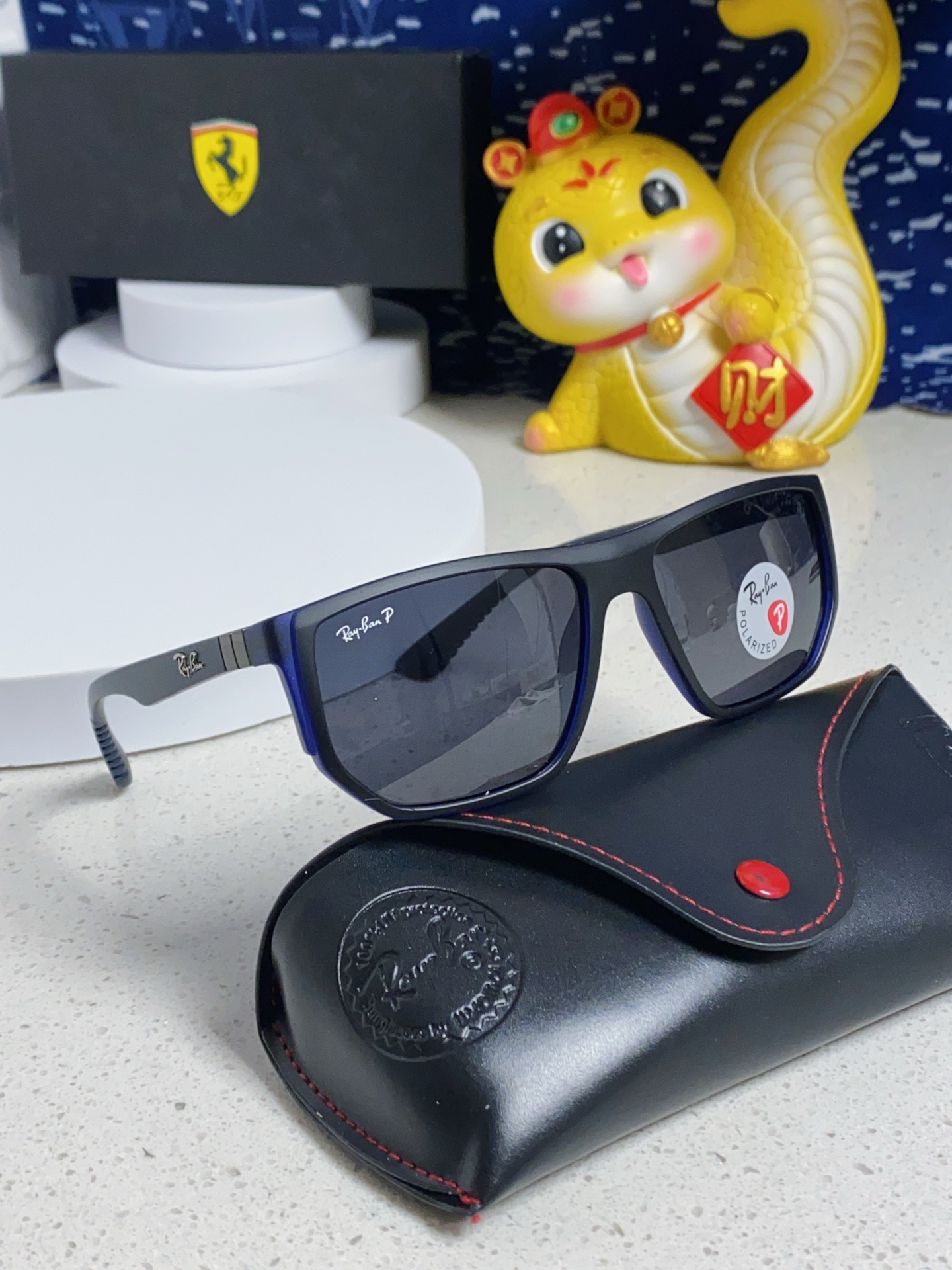  Ray Ban雷朋法拉利联名款 2025新款男友系列方形中性太阳镜偏光镜片 RB8371 