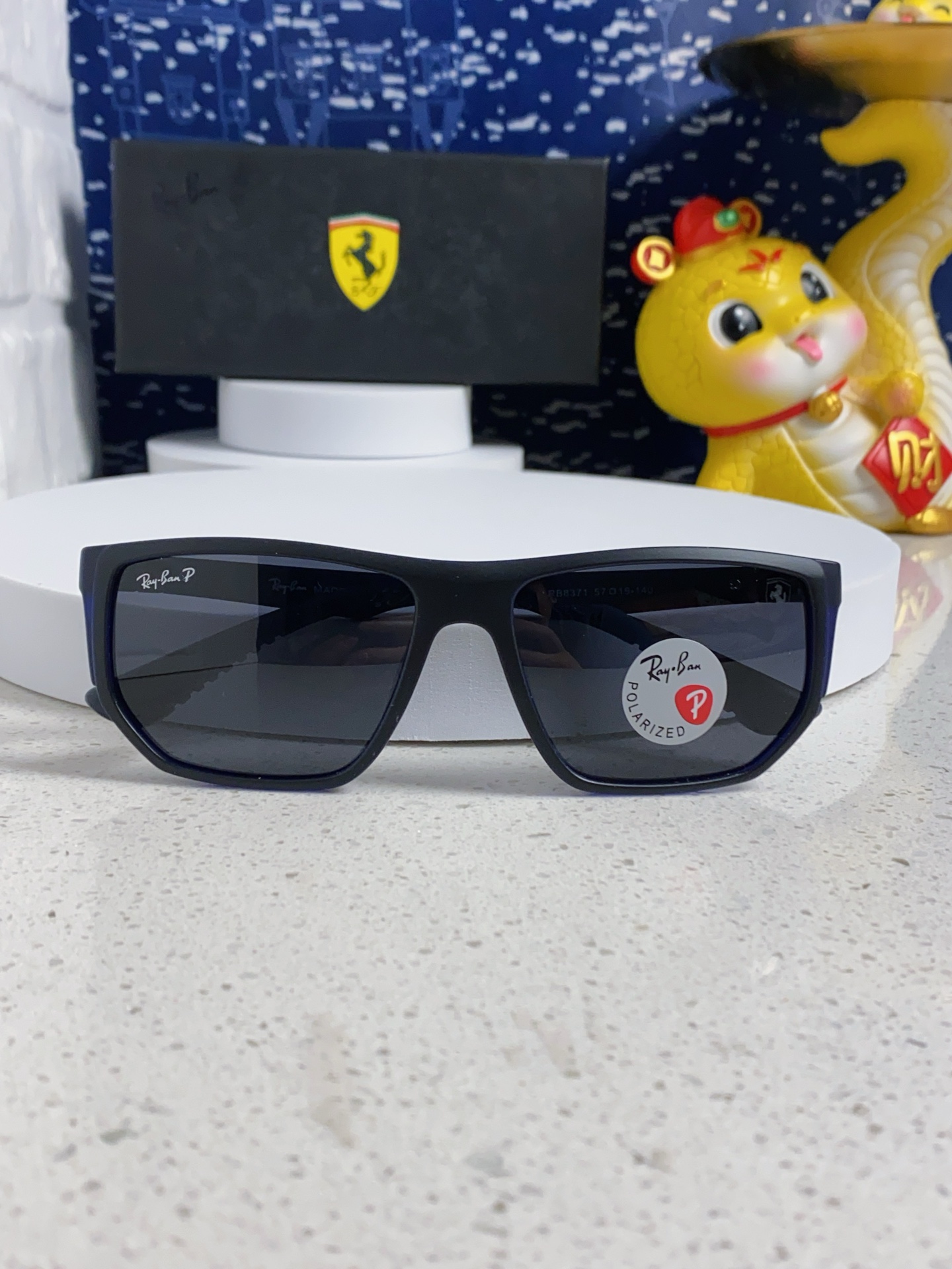  Ray Ban雷朋法拉利联名款 2025新款男友系列方形中性太阳镜偏光镜片 RB8371 