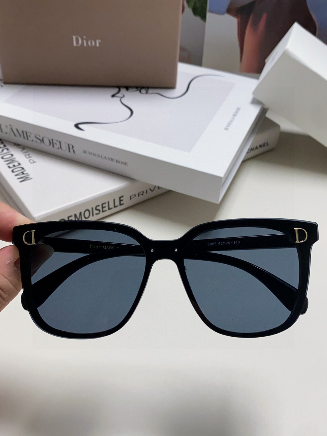  Dior 迪奥【宝丽来树脂偏光镜片】🔹2025新款太阳镜减轻强光负担，遮挡有害光线防辐射，👜出行旅游搭