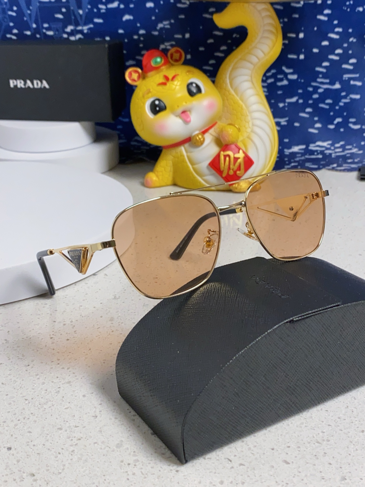  PRADA 普拉达太阳眼镜 女三角logo气质金属百搭户外墨镜30。RA50S