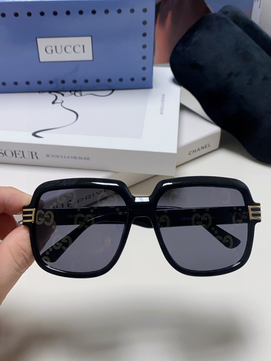  Gucci  古奇 2025新款 经典的圆框设计，情侣款不挑脸型，无论搭配大衣还是连衣裙都非常显气质偏