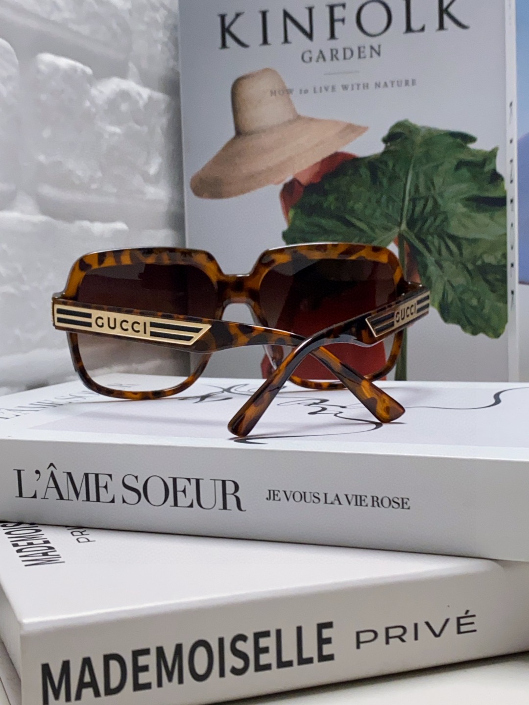  Gucci  古奇 2025新款 经典的圆框设计，情侣款不挑脸型，无论搭配大衣还是连衣裙都非常显气质偏