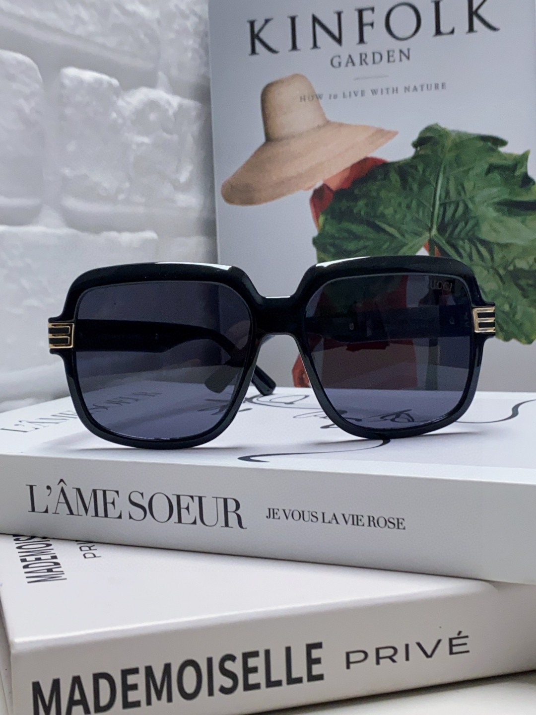  Gucci  古奇 2025新款 经典的圆框设计，情侣款不挑脸型，无论搭配大衣还是连衣裙都非常显气质偏