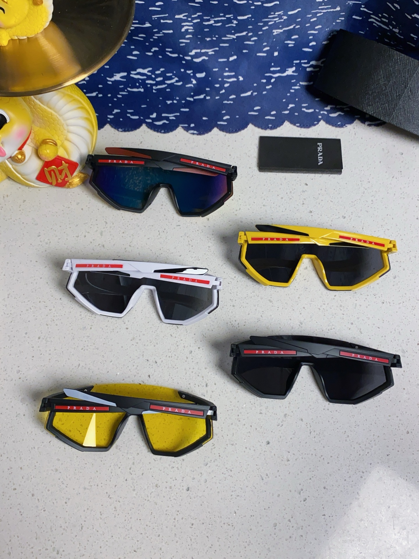  PRADA 普拉达 欧美高级感超轻大框连体防紫外线墨镜滑雪骑行户外护目太阳眼镜 男女通用 风镜