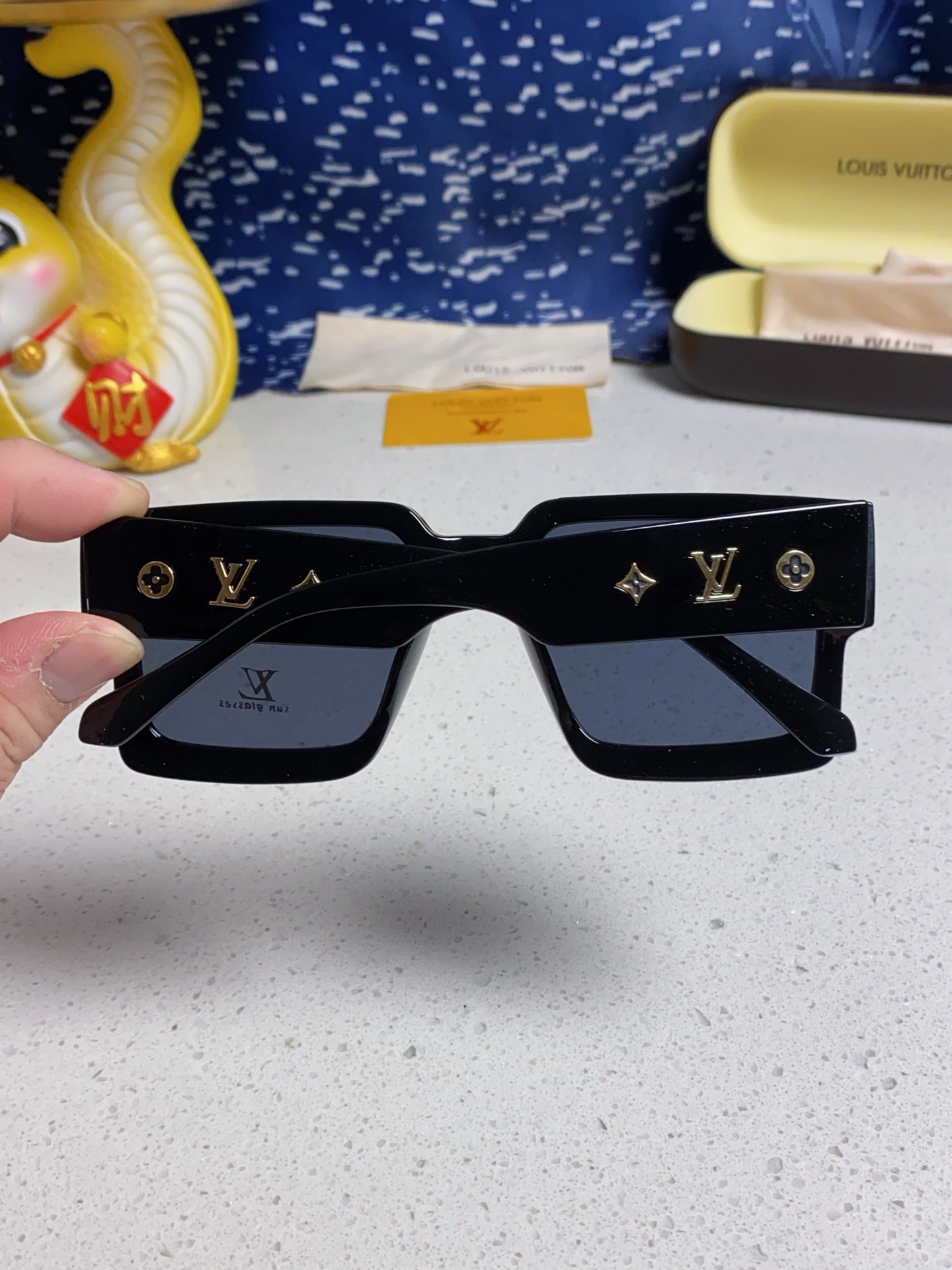  Lv路易威登 2025新款欧美奢华时尚方框男太阳眼 欧洲站女明星同雕花百搭墨镜 男女通用
