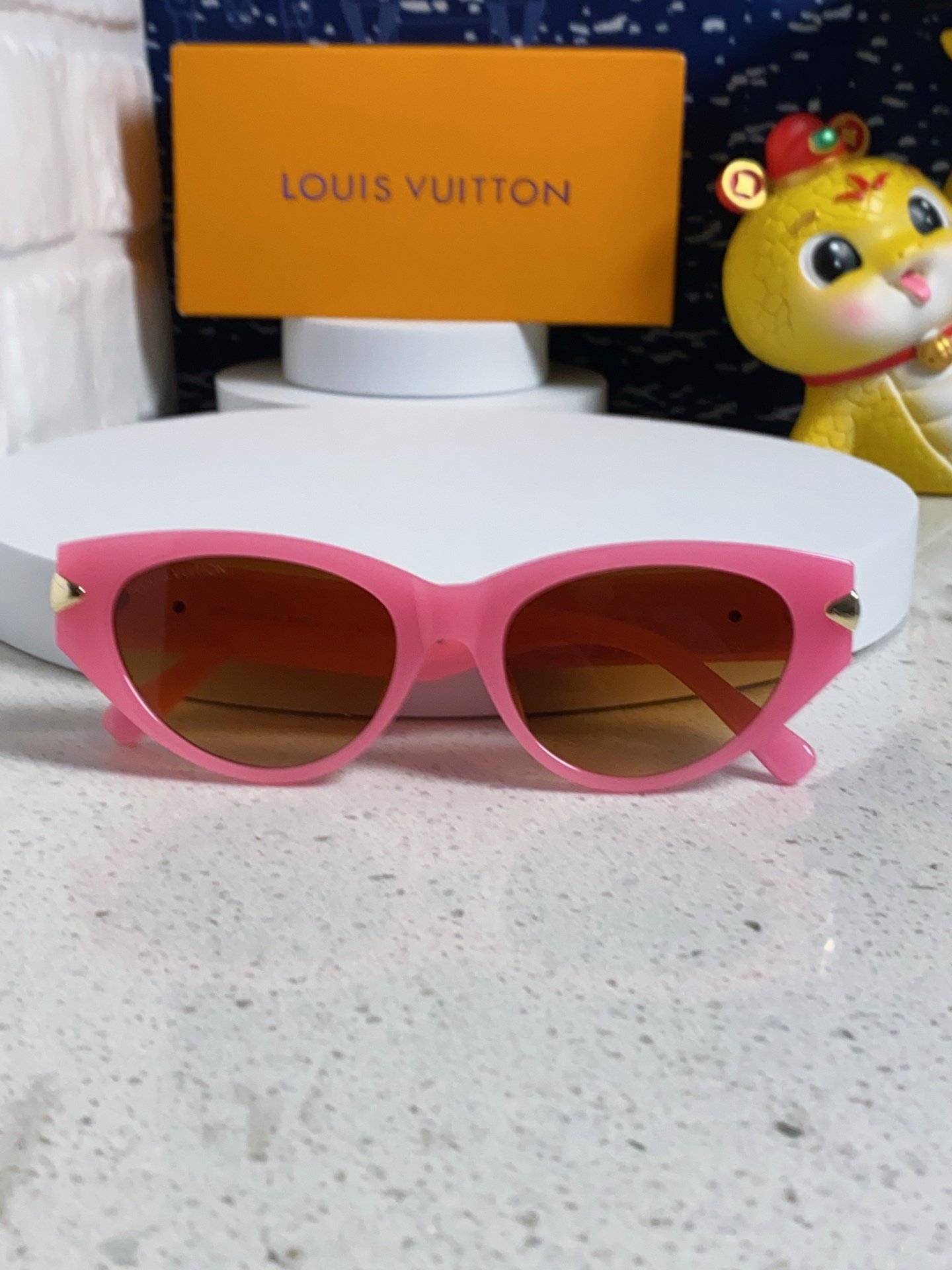  LV路易威登新款猫眼墨镜🕶️高级电镀镜腿，男 女款遮阳镜