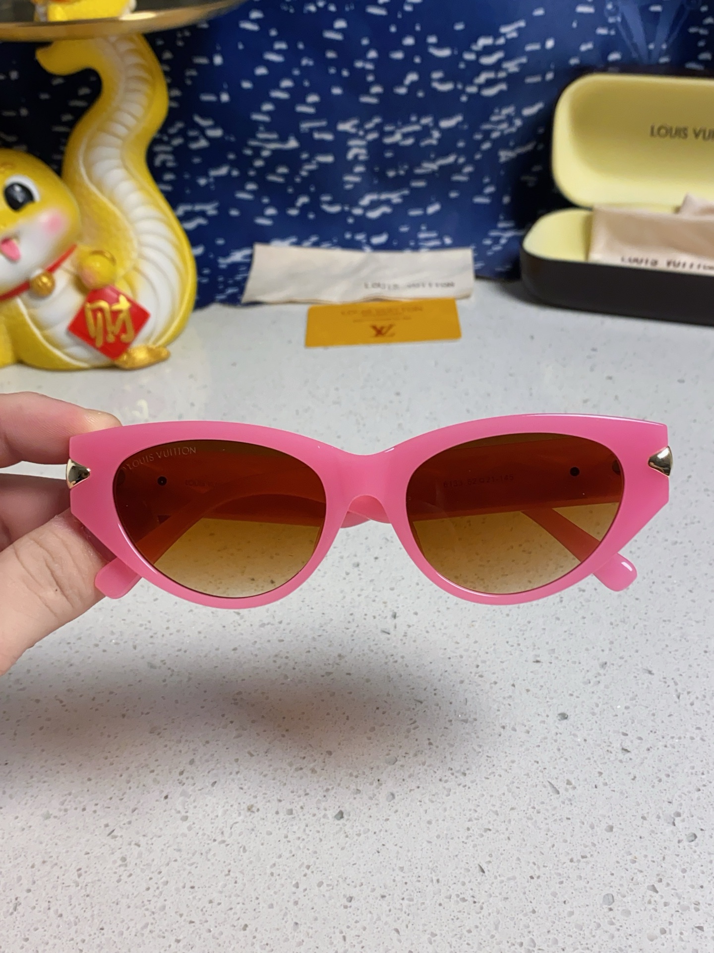  LV路易威登新款猫眼墨镜🕶️高级电镀镜腿，男 女款遮阳镜