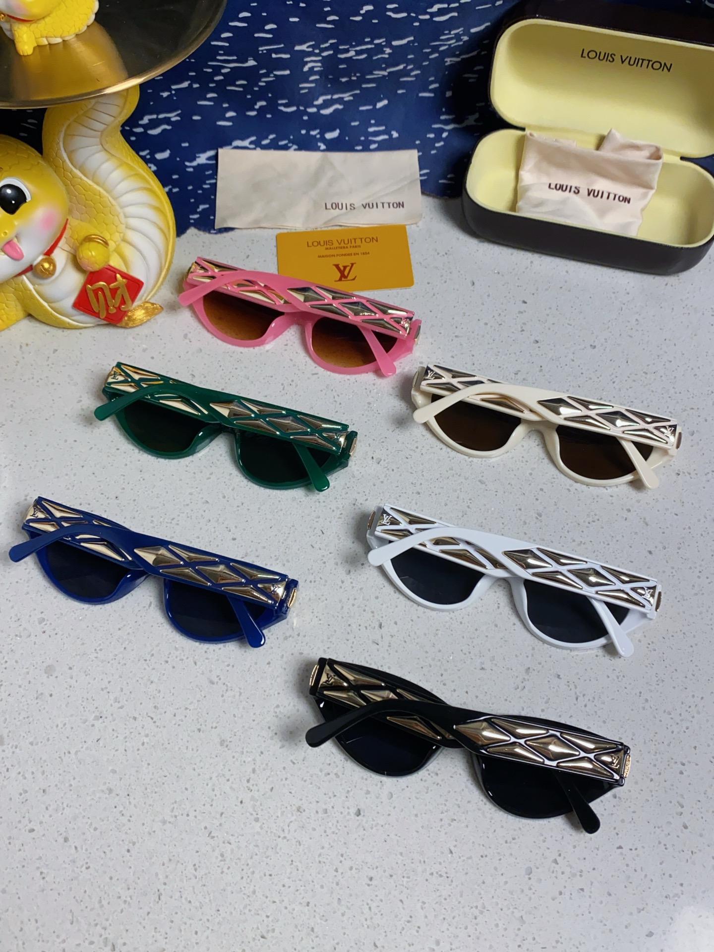  LV路易威登新款猫眼墨镜🕶️高级电镀镜腿，男 女款遮阳镜